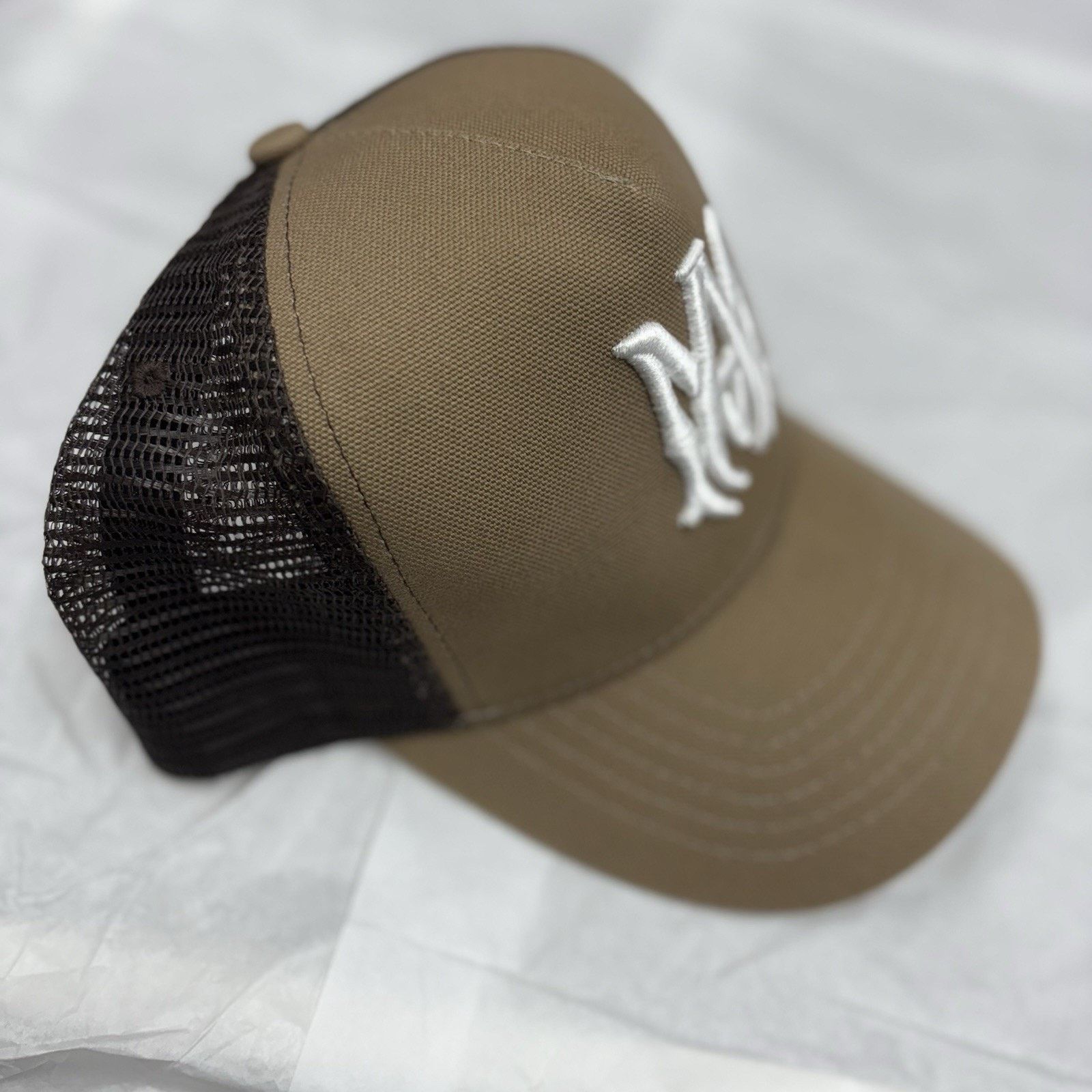 Amiri Amiri Logo Trucker Hat ' Ermine White ' | GREAT CONDITION! Size ONE SIZE - 3 Thumbnail