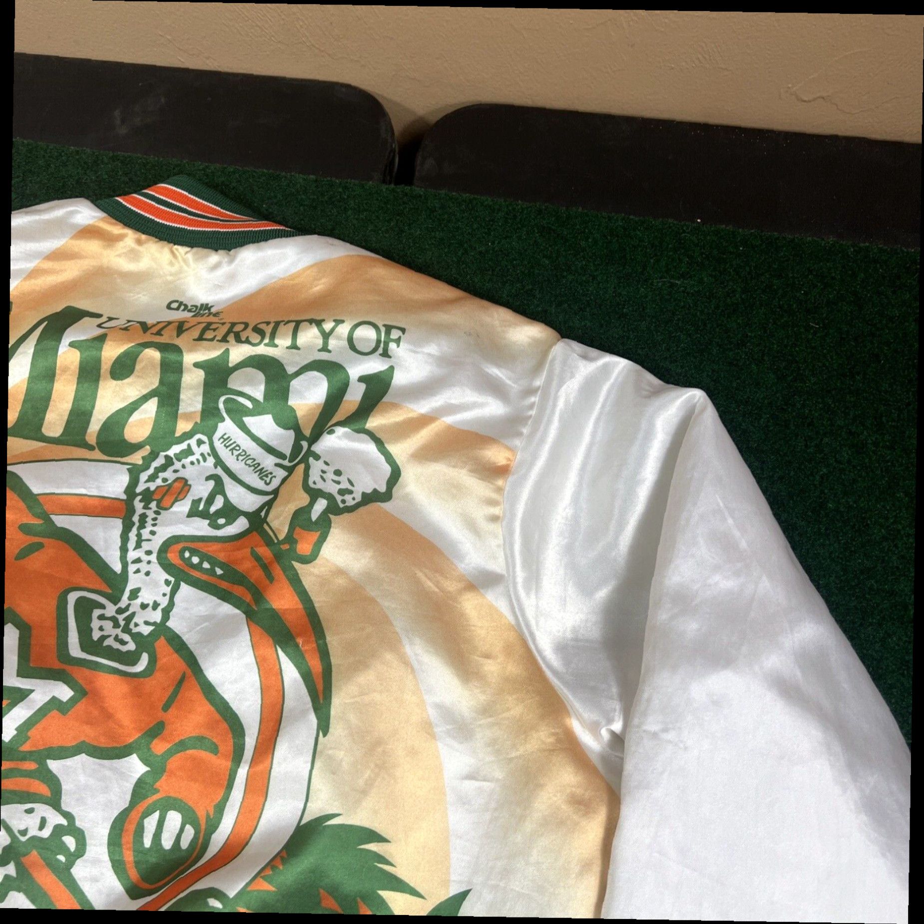 Chalk Line VTG Chalk Line University Miami Hurricanes Fanimation Jacket size large USA 90s Size US L / EU 52-54 / 3 - 5 Thumbnail
