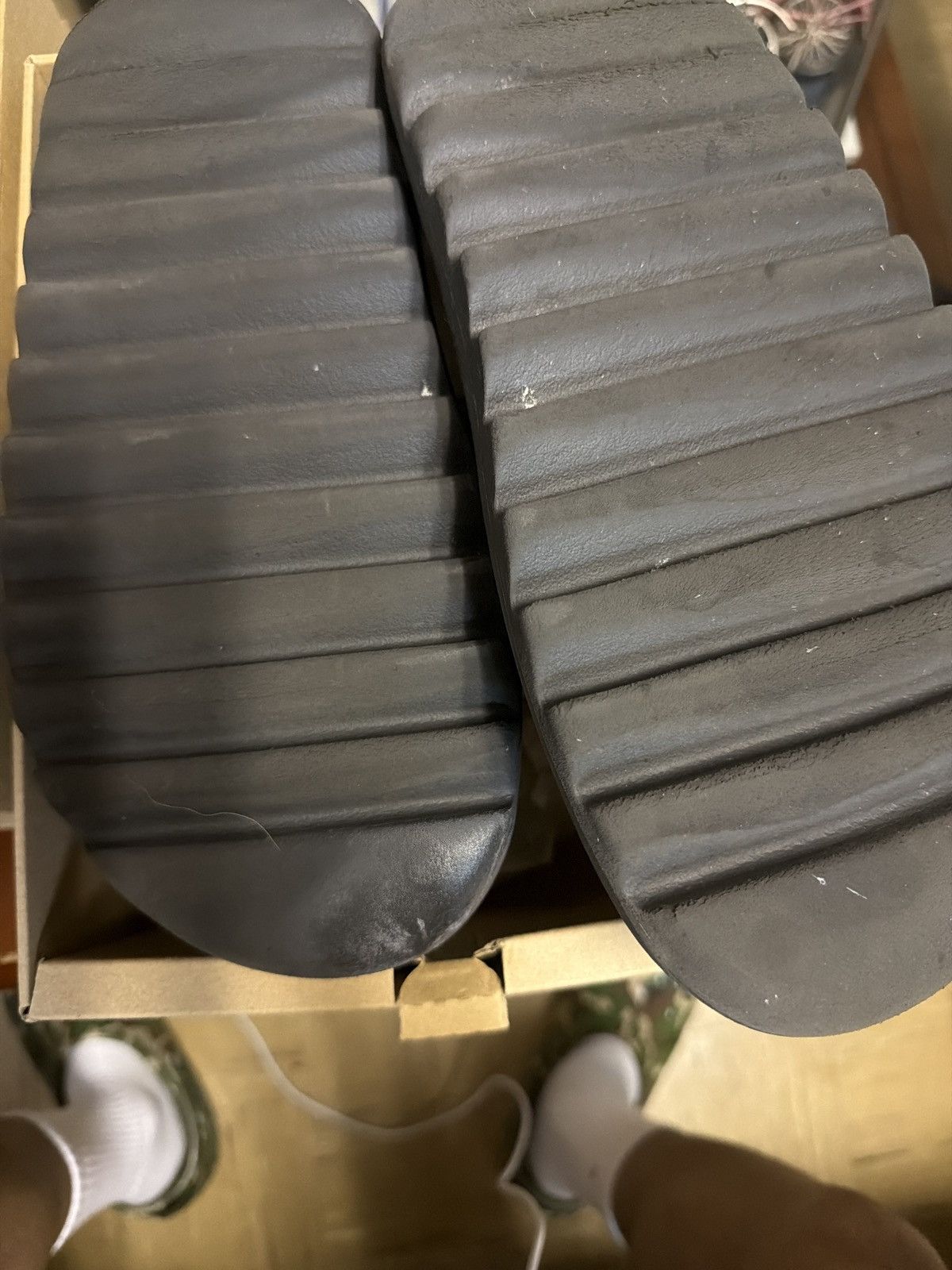 Yeezy last onyx drop Size US 10 / EU 43 - 3 Thumbnail