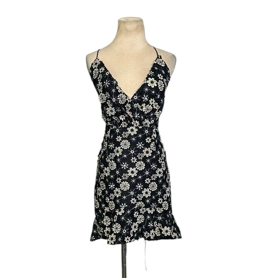 REVOLVE NBD Marilyn blue white floral embroidered mini dress size M Size M / US 6-8 / IT 42-44 - 1 Thumbnail