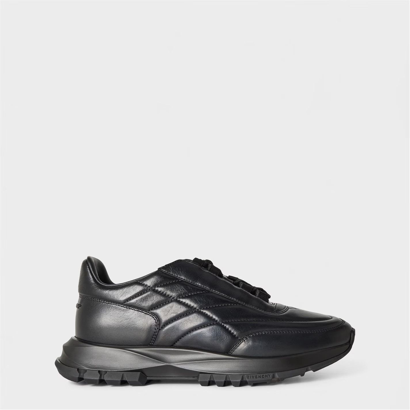 Givenchy o1g2r1mq0426 Chunky Trainers in Black Size US 12 / EU 45 - 1 Thumbnail