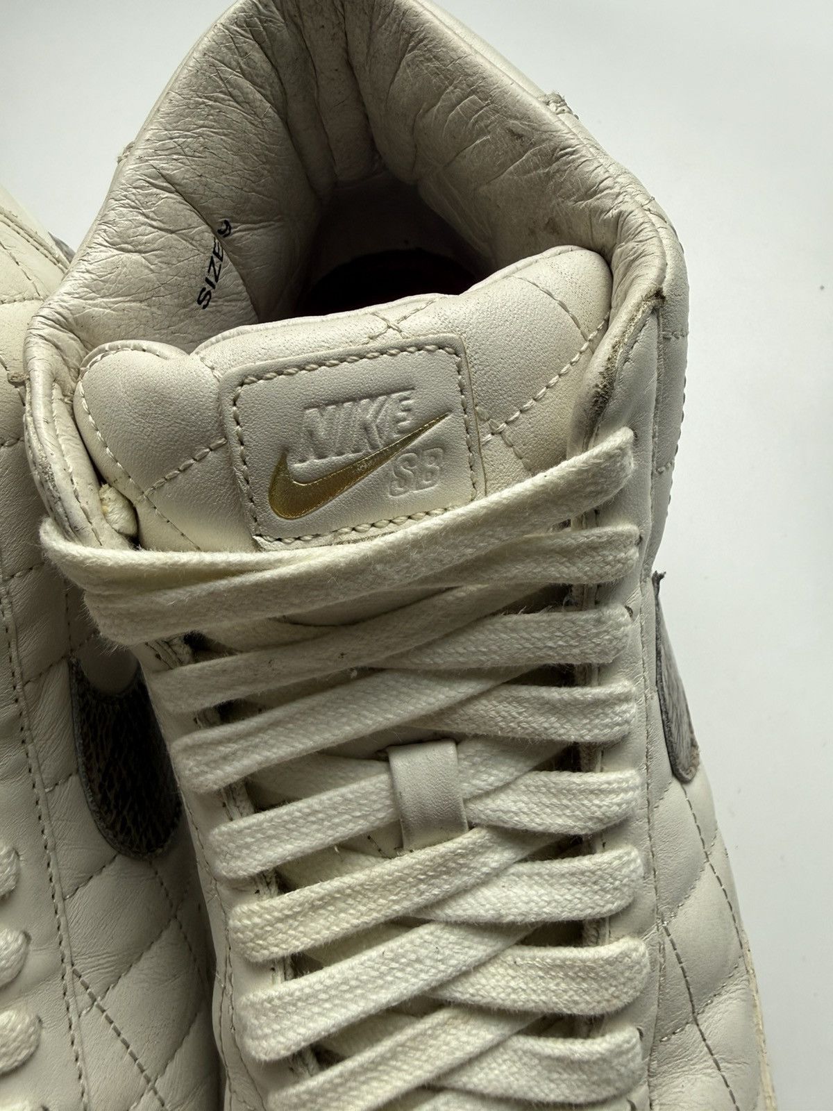 Nike × Supreme 2006 Nike SB x Supreme Blazer White Size US 9 / EU 42 - 6 Thumbnail