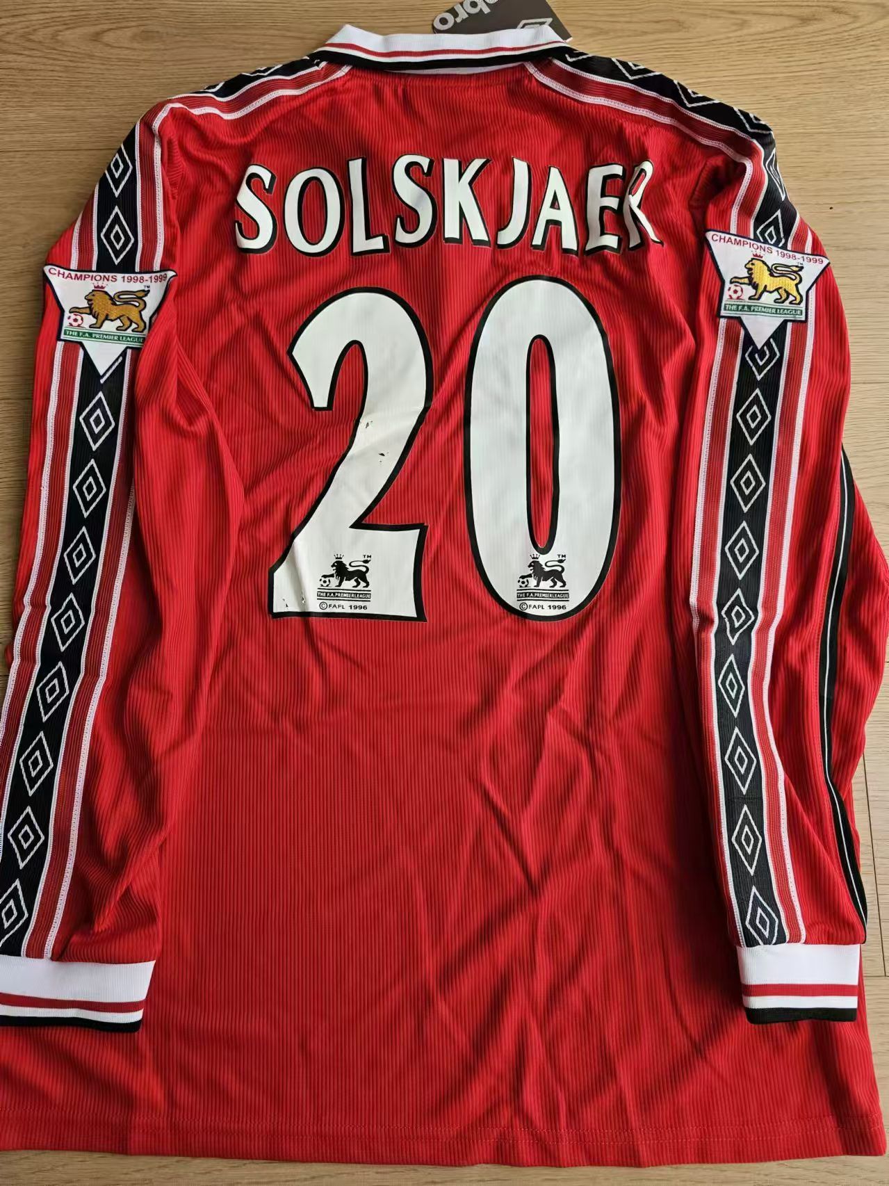 Other 1998 Manchester United #20 Solskjaer Jersey Size US XL / EU 56 / 4 - 1 Thumbnail