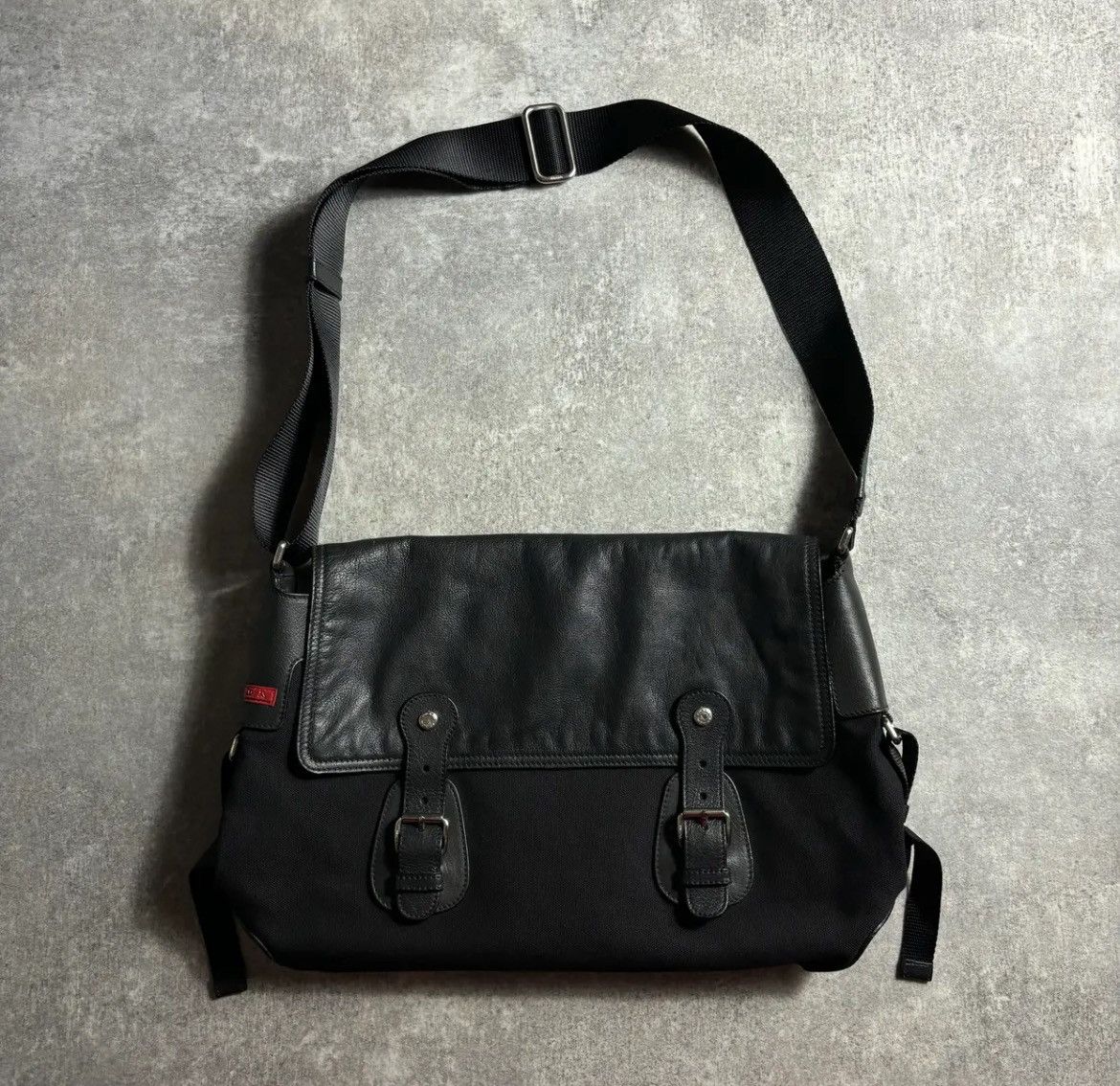 FW2000's PRADA SPORT ONE SHOULDER BAG
