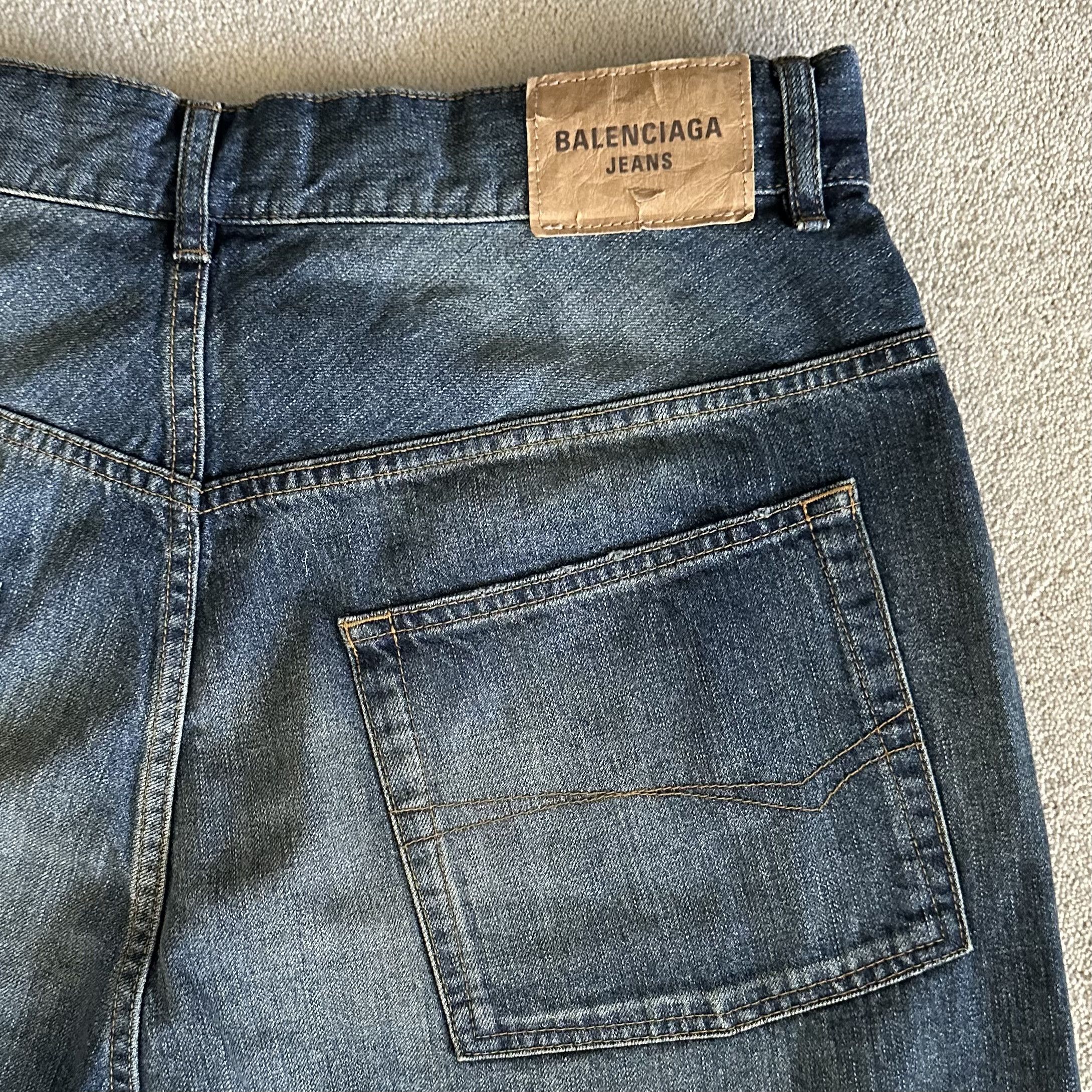 Balenciaga BALENCIAGA 'George V' BAGGY PANTS in Blue Denim Size XS Size US 32 / EU 48 - 21 Thumbnail