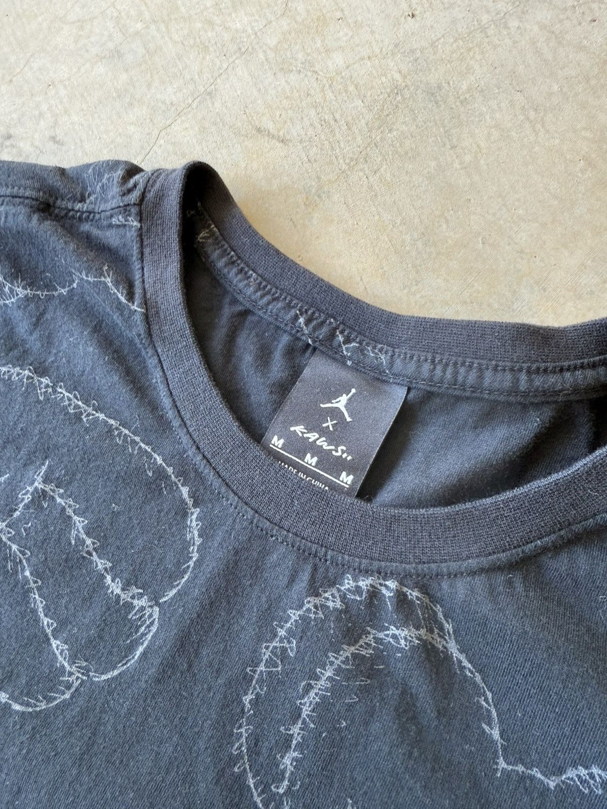 Jordan Brand × Kaws × Nike Kaws x Jordan T-Shirt Size US M / EU 48-50 / 2 - 2 Thumbnail