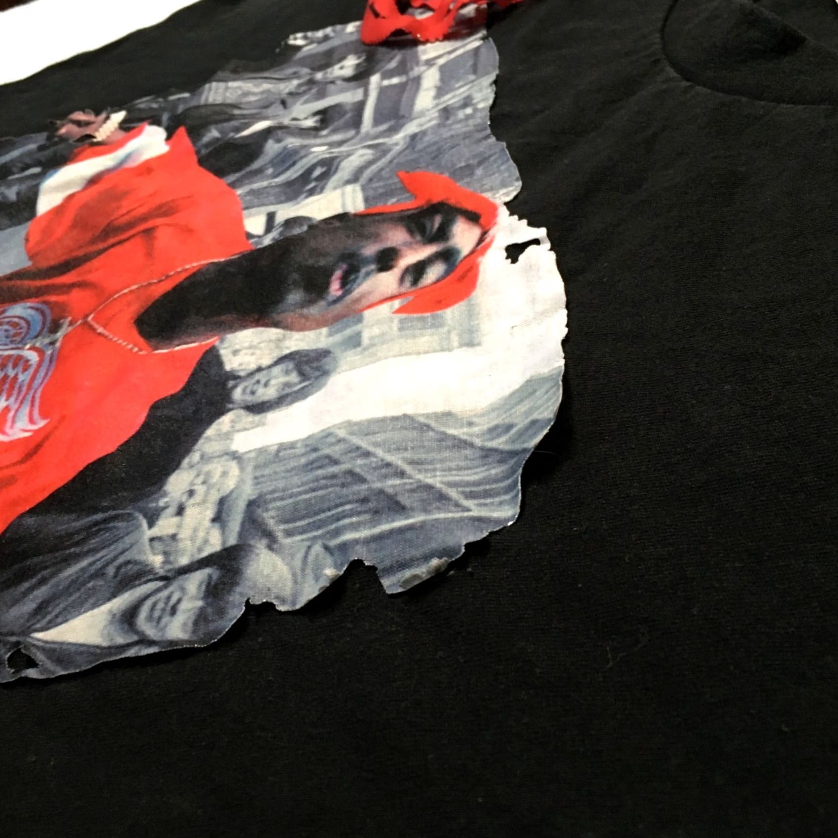 Vintage Tupac shakur 2PAC Rap T Shirt XL Graphic Front Spitting memorial RIP cutout Size US XL / EU 56 / 4 - 5 Thumbnail