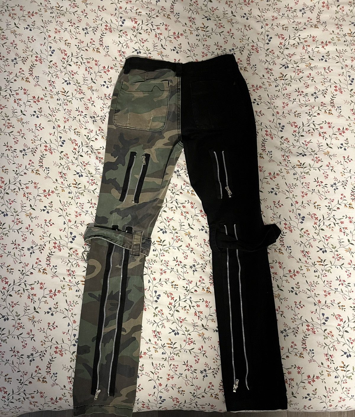 Tripp NYC Tripp Nyc Black & Camo Split Leg Pants Size 28" / US 6 / IT 42 - 2 Thumbnail