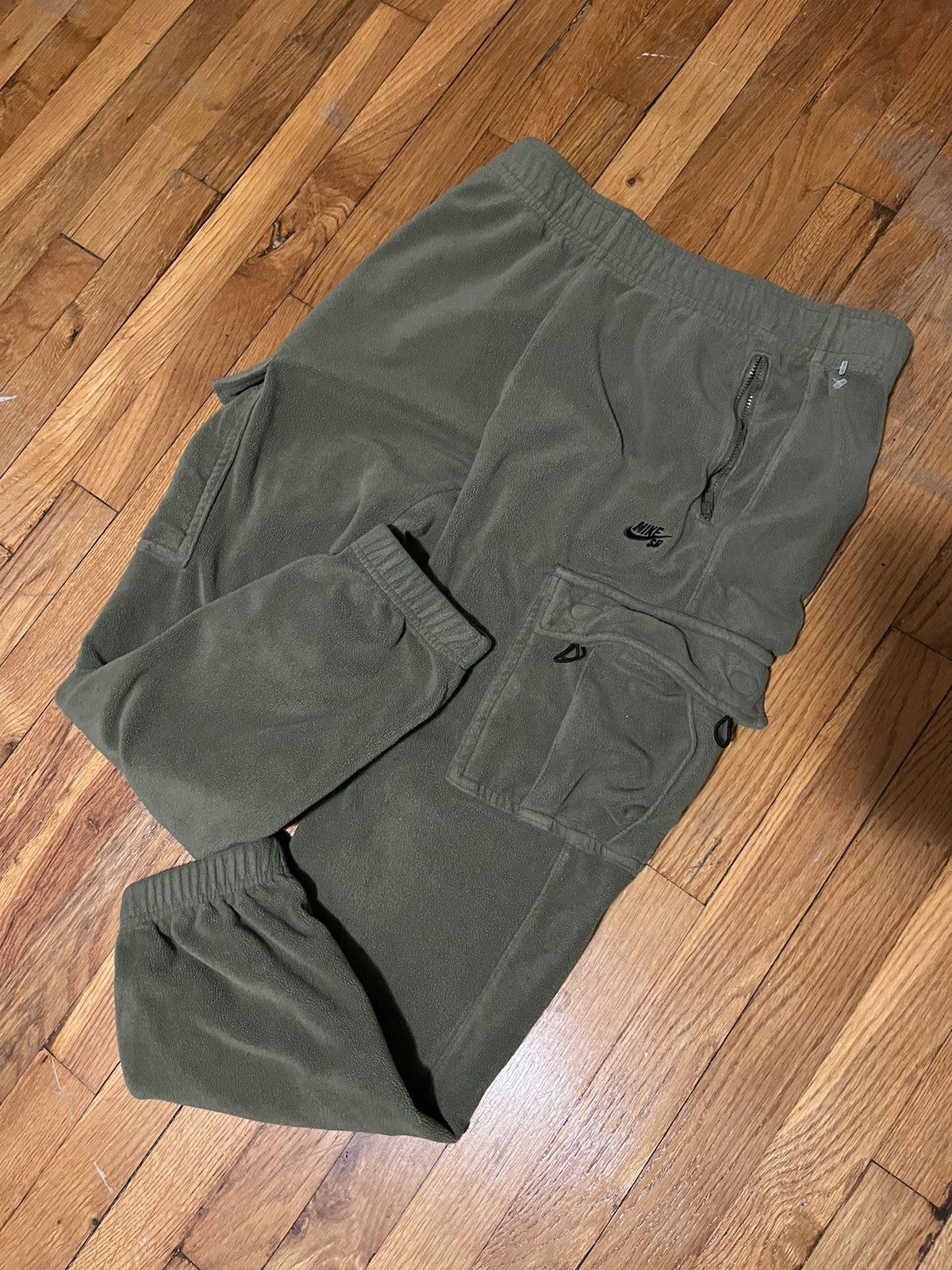 Nike Nike SB sweatpants joggers green khaki black cargo Size US 30 / EU 46 - 1 Thumbnail