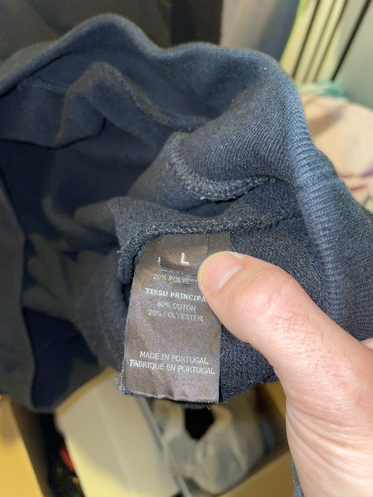 Vetements Vetements Think Differently Apple Crewneck Size US L / EU 52-54 / 3 - 7 Thumbnail