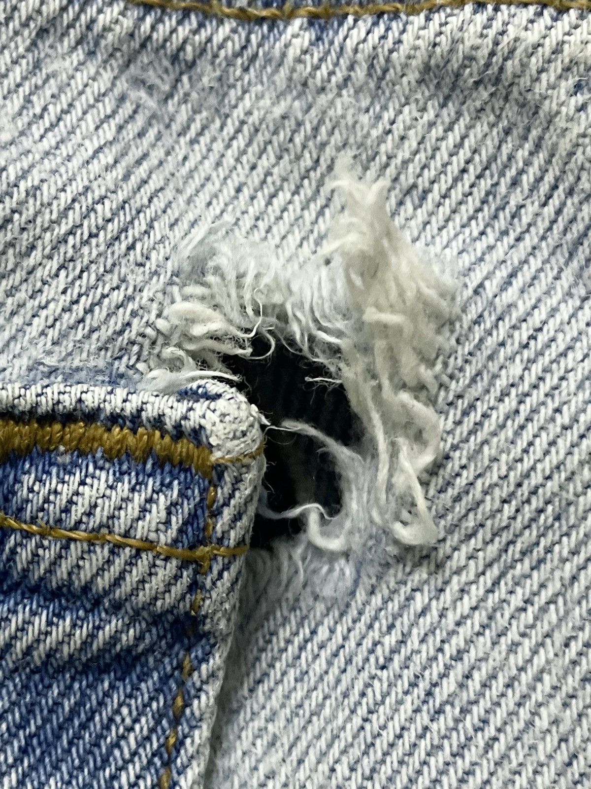 Levi's × Vintage Vintage Brand Levi's 501 Made in Usa Jeans 1990s Size US 31 - 11 Thumbnail