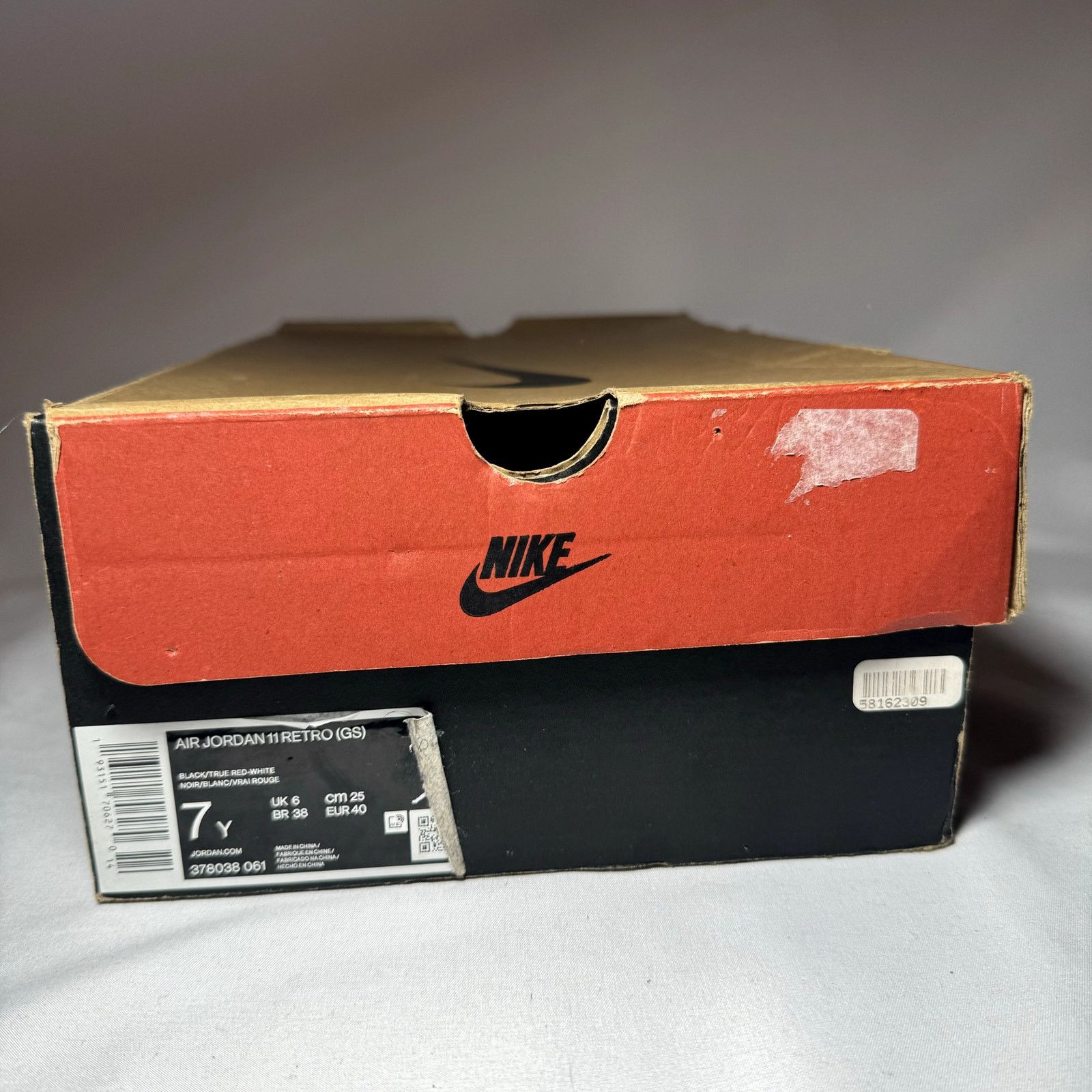 Jordan Brand × Nike Size 7 - Nike Air Jordan 11 Retro GS Bred 2019 Men's Shoes Size US 7 / EU 40 - 10 Thumbnail