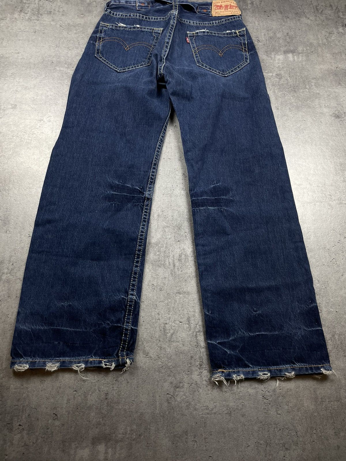 Japanese Brand × Levi's × Vintage Levis 902 vintage retro navy jeans baggy straight 90s Size US 31 - 3 Thumbnail