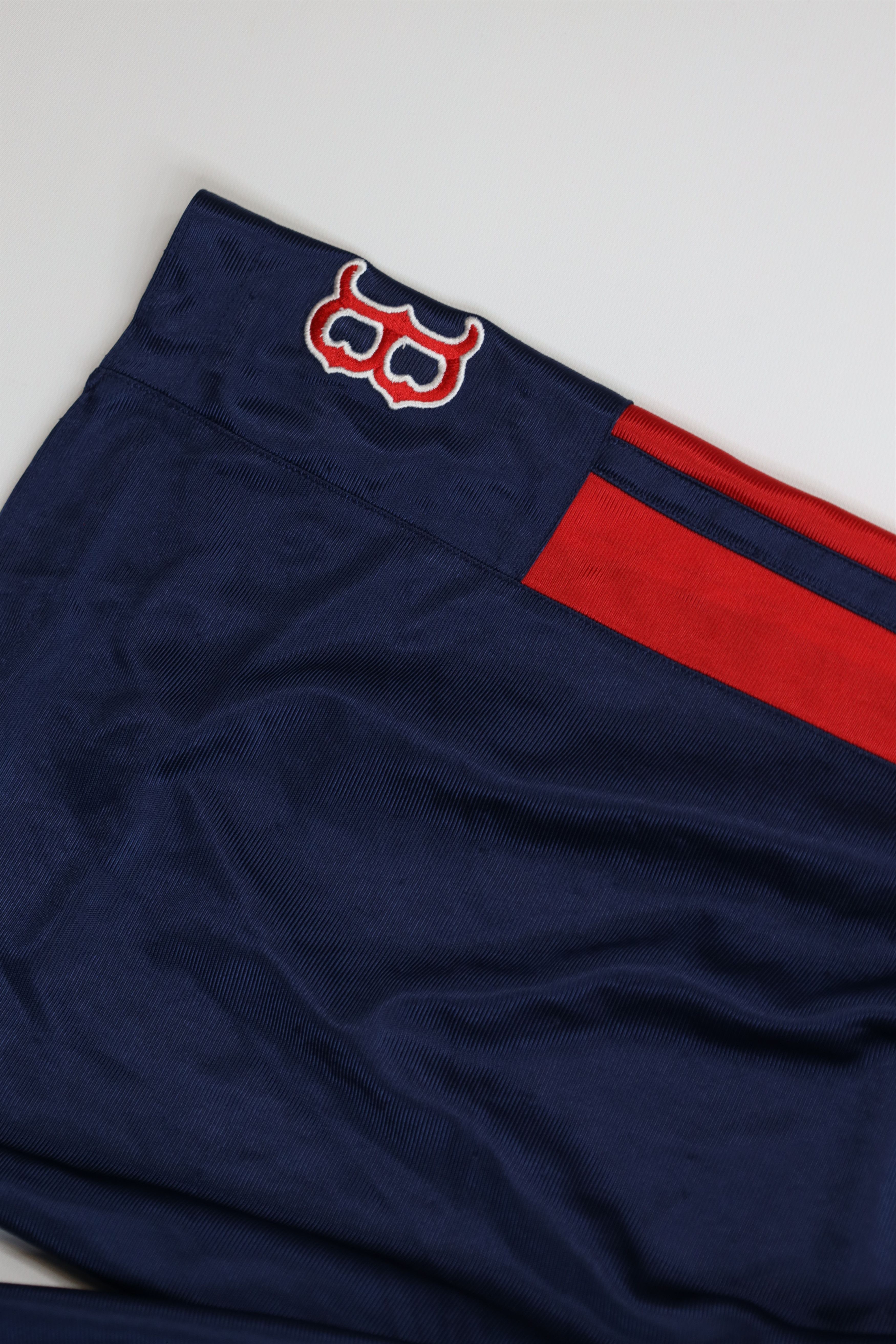 Nike Vintage Nike Mini Swoosh Reversible Boston Red Sox Shorts Size US 30 / EU 46 - 6 Thumbnail