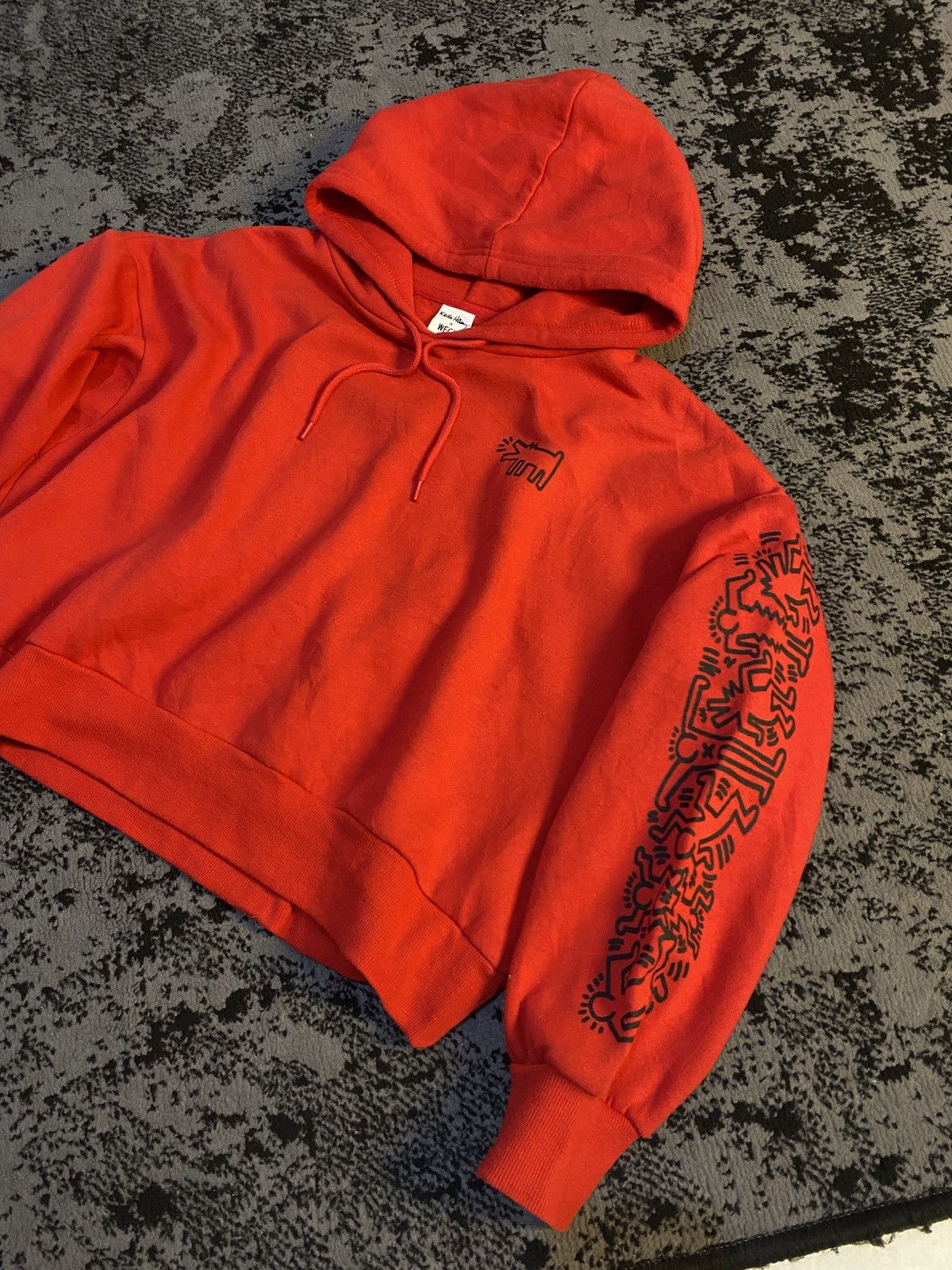 Keith Haring keith haring x wego japan red hoodie cropped 🔥 Size ONE SIZE - 6 Thumbnail