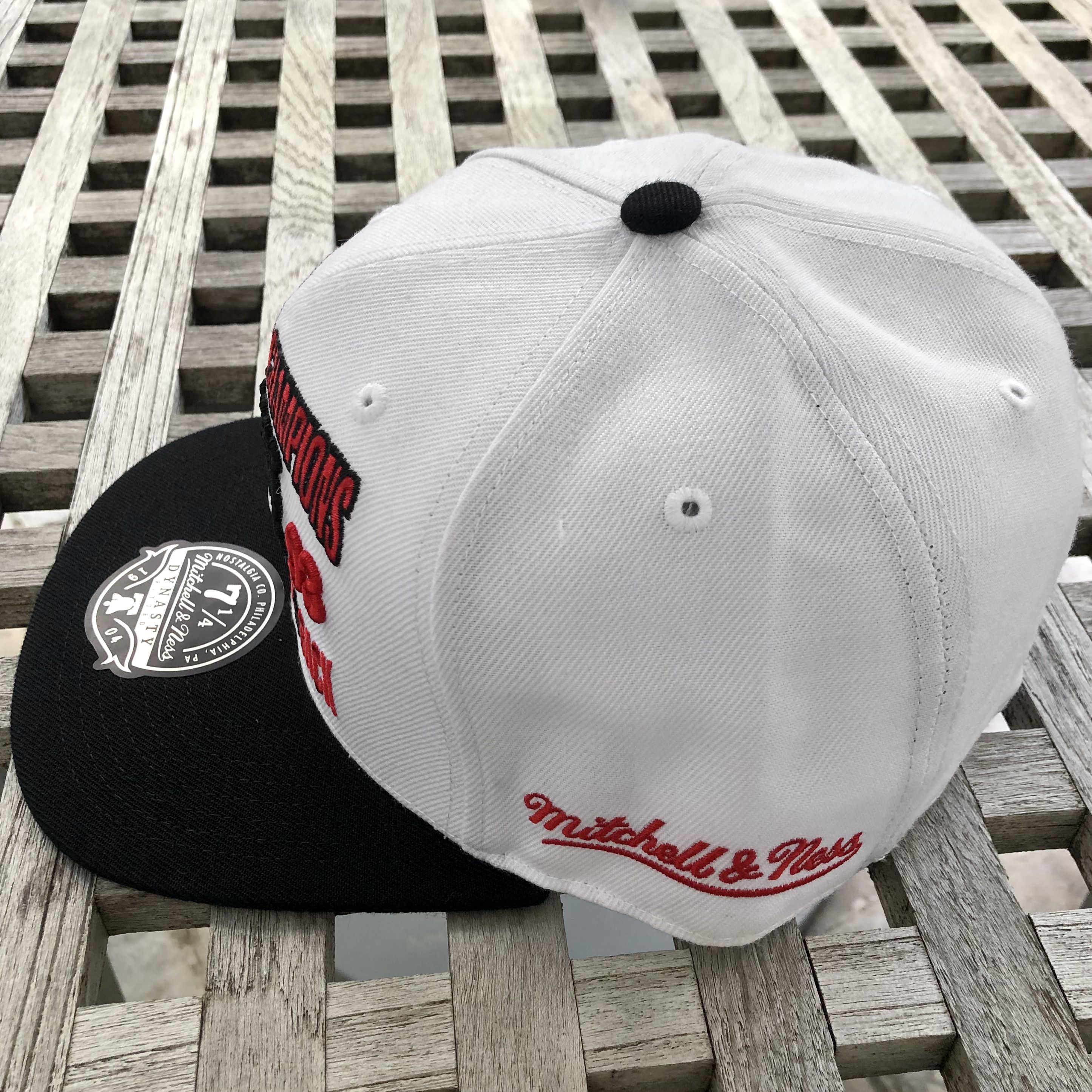Mitchell & Ness Chicago Bulls 1993 NBA Finals Patch M&N Hat 7 1/4 Size ONE SIZE - 2 Thumbnail