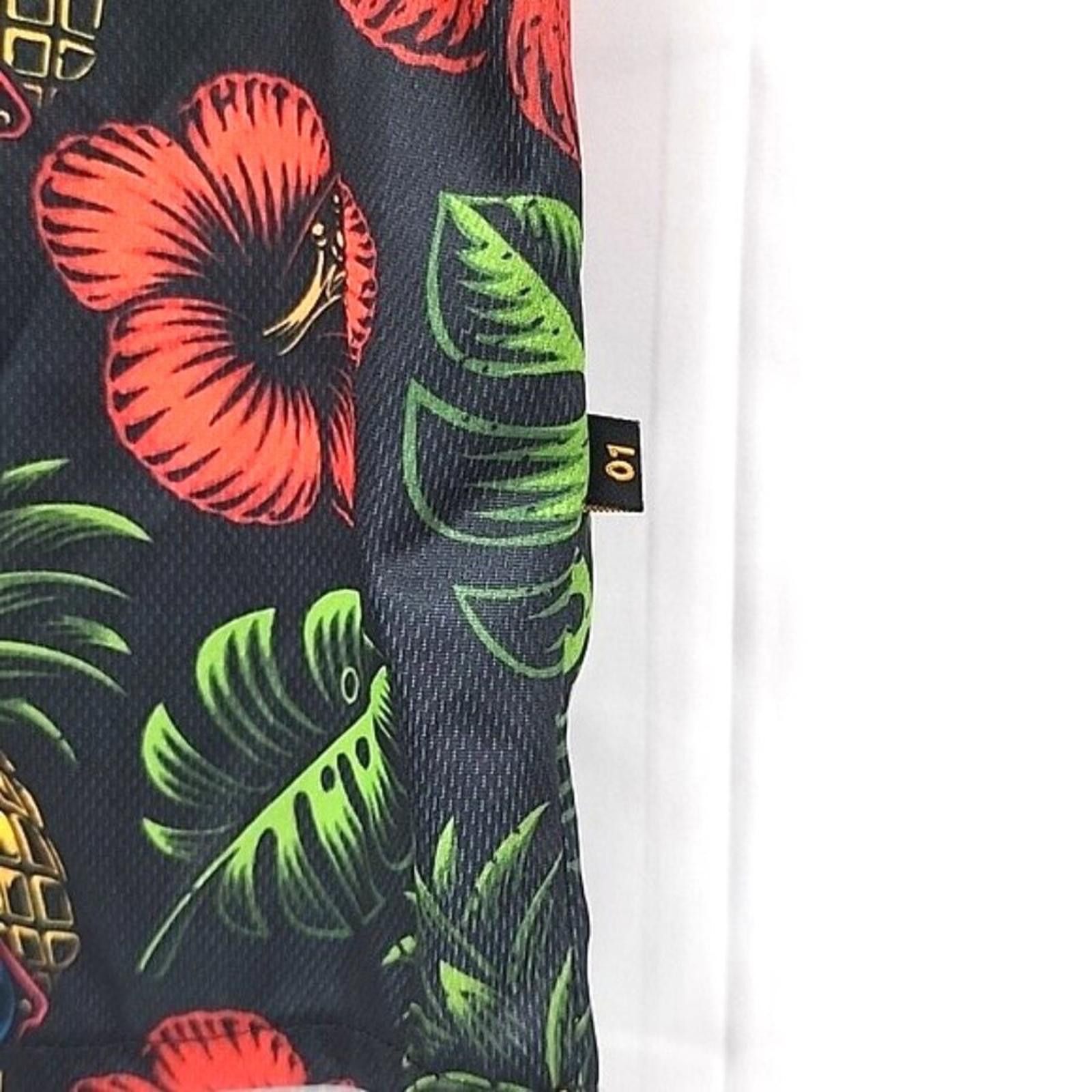 Other Mazatlán Graphic T-Shirt with Skulls and Pineapples Size US S / EU 44-46 / 1 - 4 Thumbnail