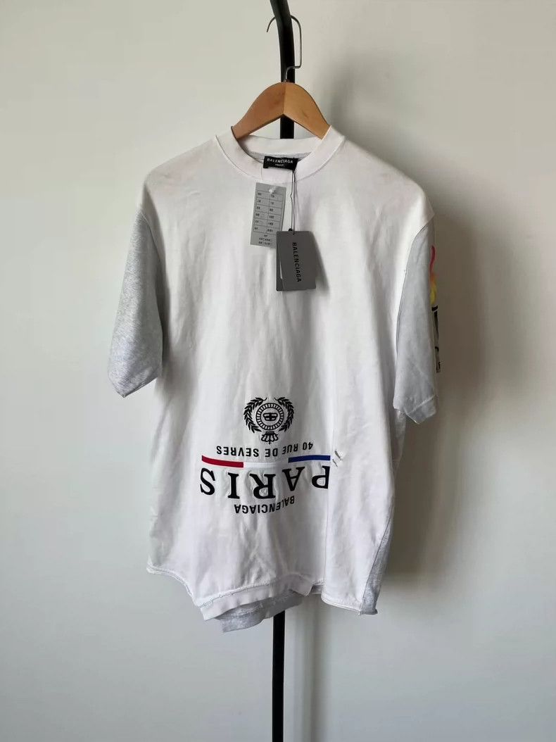 Balenciaga Balenciaga Inverted Logo Embroidered Short Sleeve T-Shirt Size US S / EU 44-46 / 1 - 1 Thumbnail