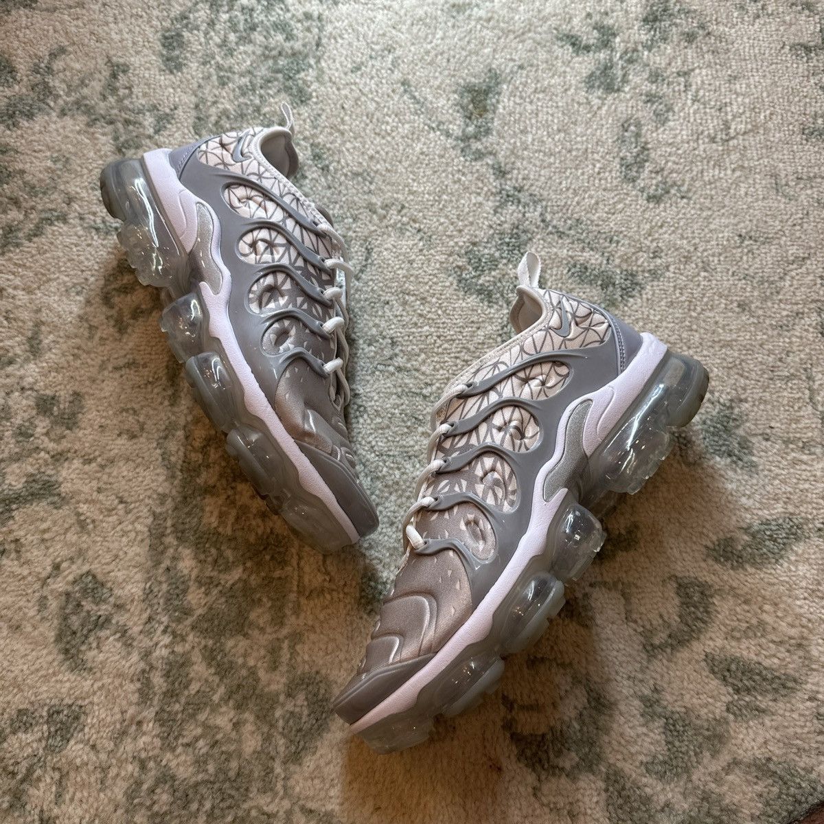 image of Nike Air Vapormax Plus Silver Patterns Shoes in Grey, Men's (Size 9.5)