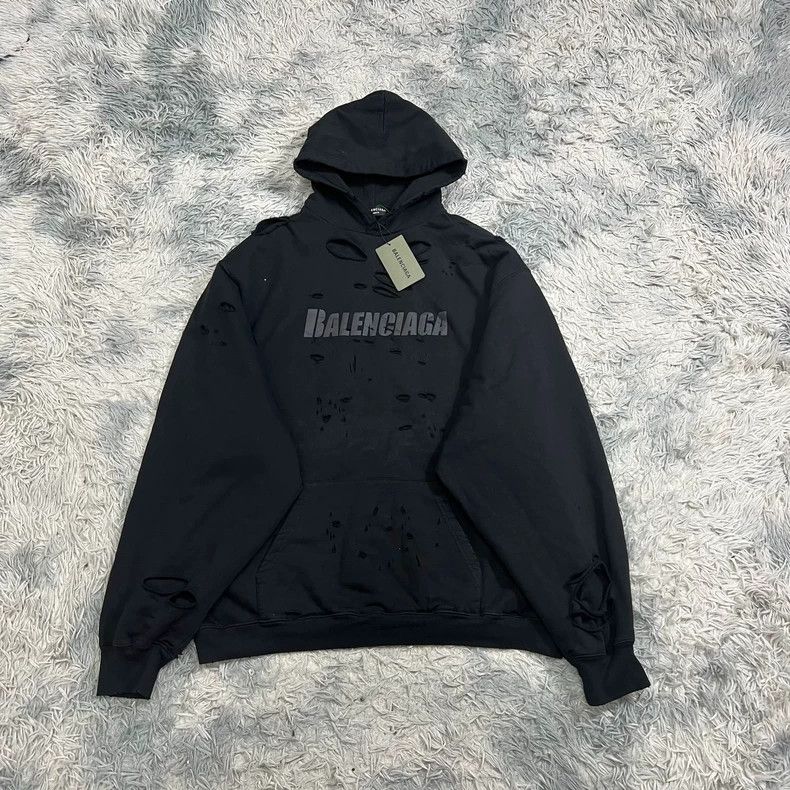 Balenciaga Balenciaga Large Destruction Sweatshirt Size US S / EU 44-46 / 1 - 2 Thumbnail