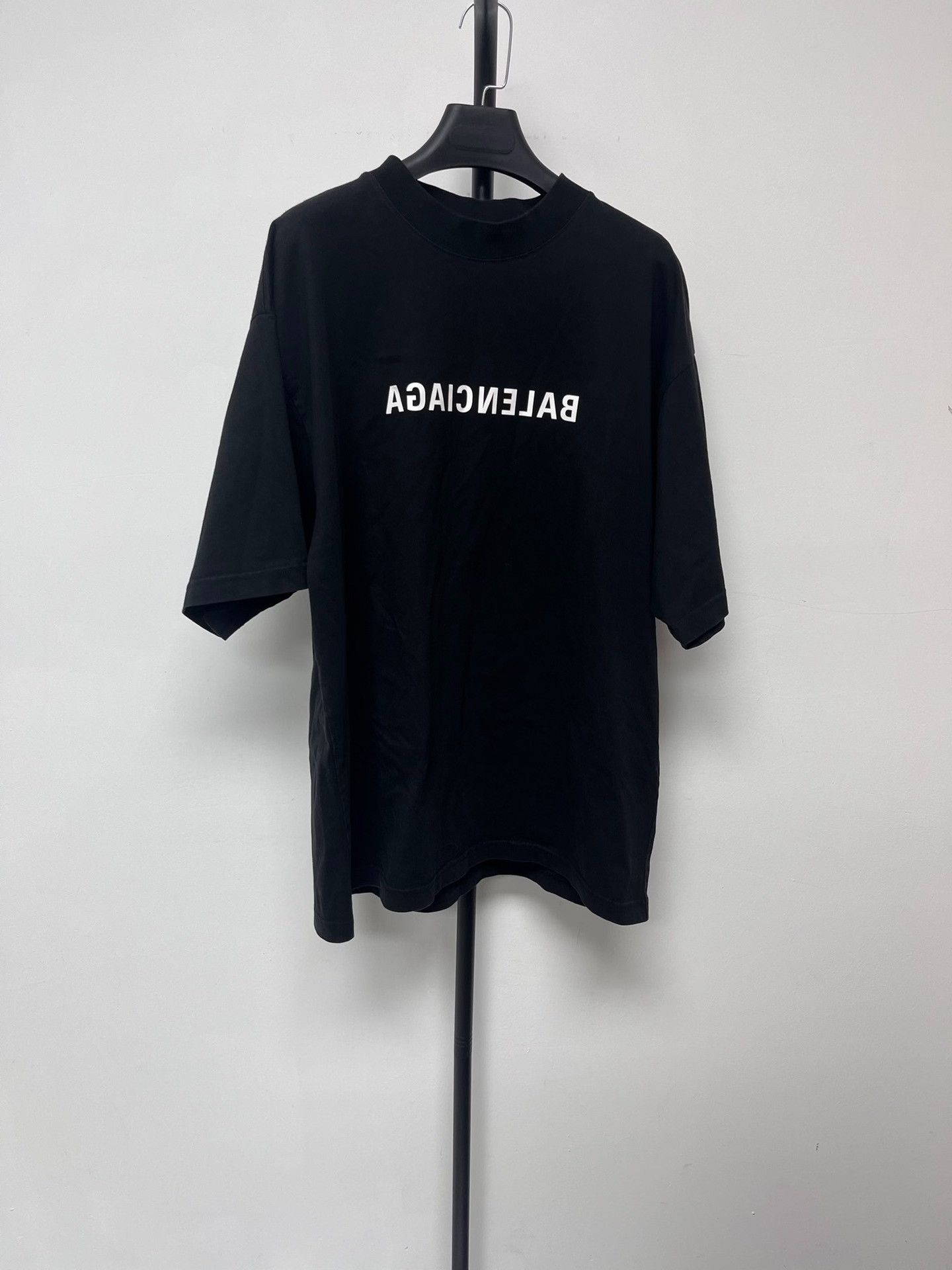 Balenciaga Balenciaga Logo Print Oversized Unisex T-Shirt Size US M / EU 48-50 / 2 - 1 Thumbnail