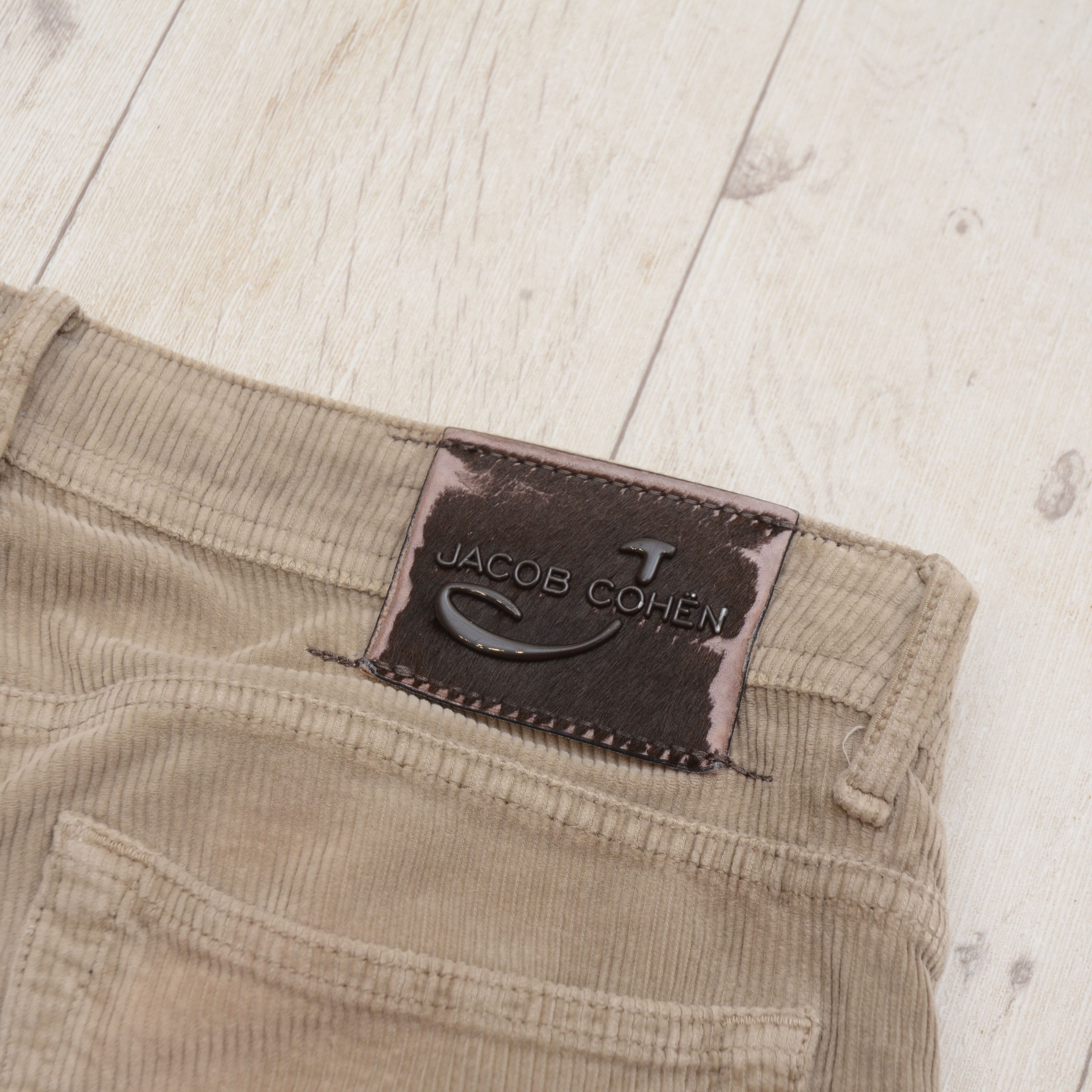 Jacob Cohen Jacob Cohen Classic Corduroy Bard Chino W36 Pants Size US 36 / EU 52 - 12 Thumbnail