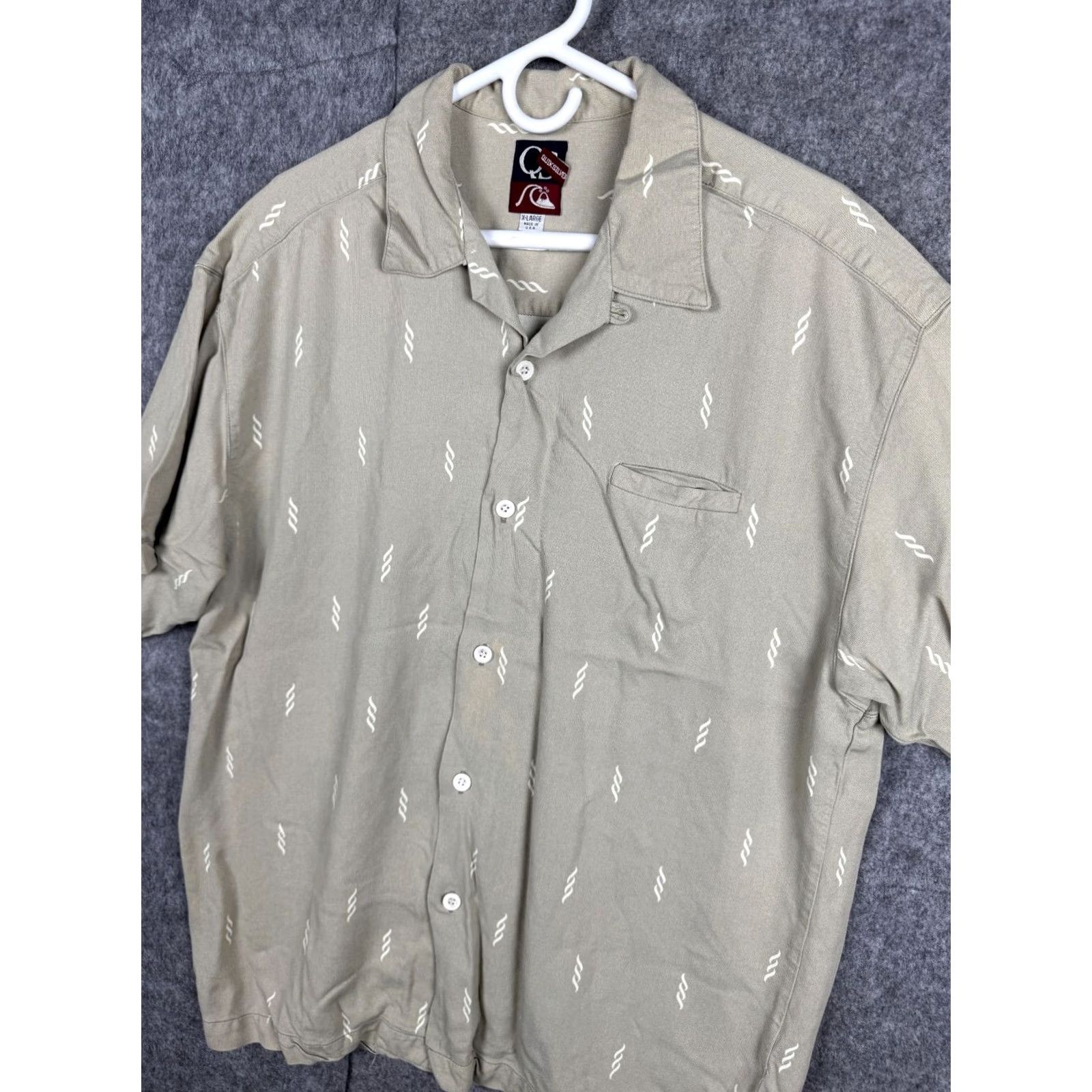 Quiksilver VINTAGE Quiksilver Shirt Mens XL Beige Button-Up Beach Surfer Loop Collar USA Size US XL / EU 56 / 4 - 4 Thumbnail