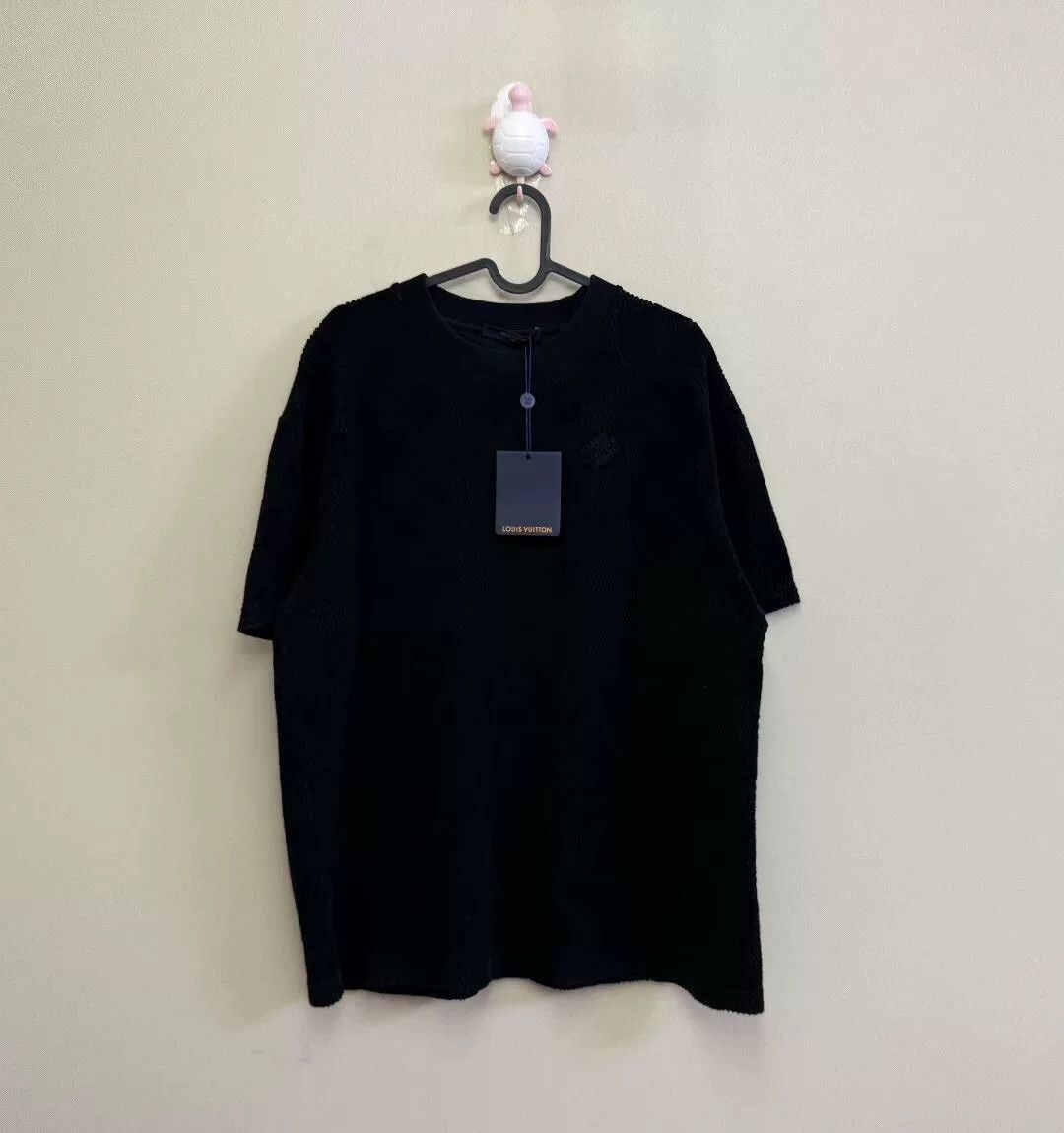 louis vuitton black logo short sleeve towel shirt