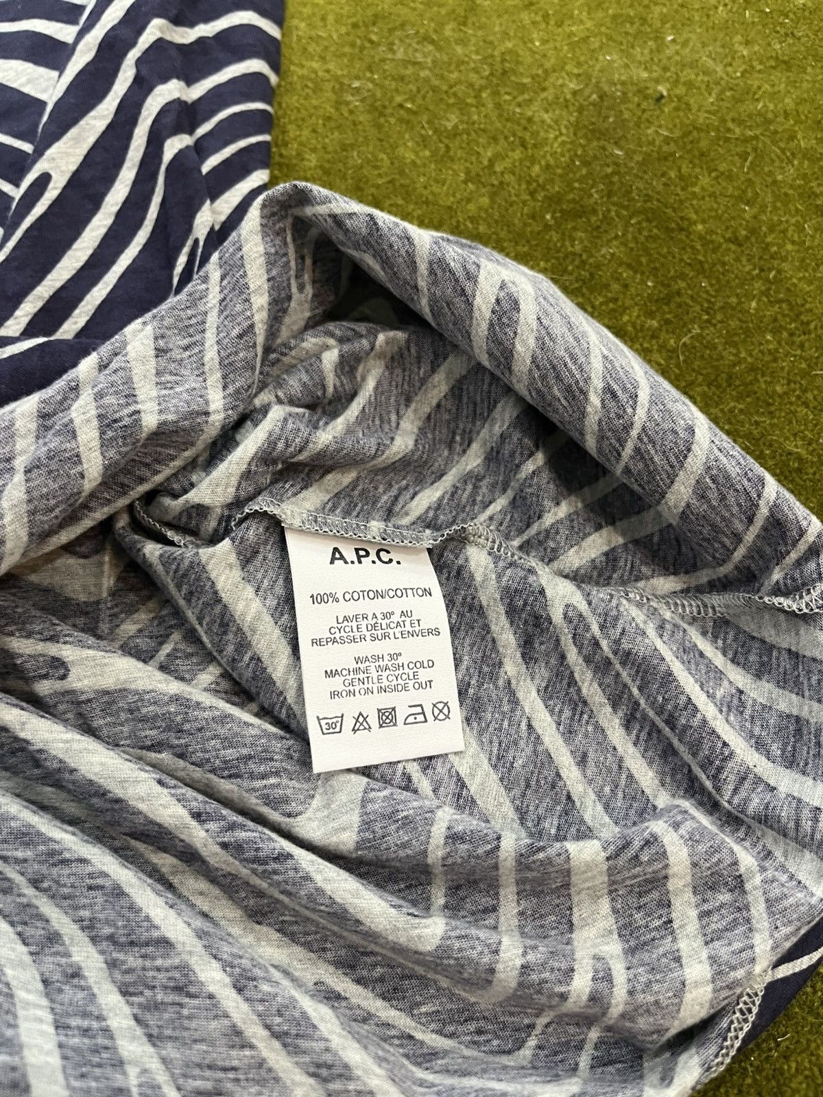 A.P.C. APC - Wavy striped T-Shirt - size XL Size US XL / EU 56 / 4 - 4 Thumbnail