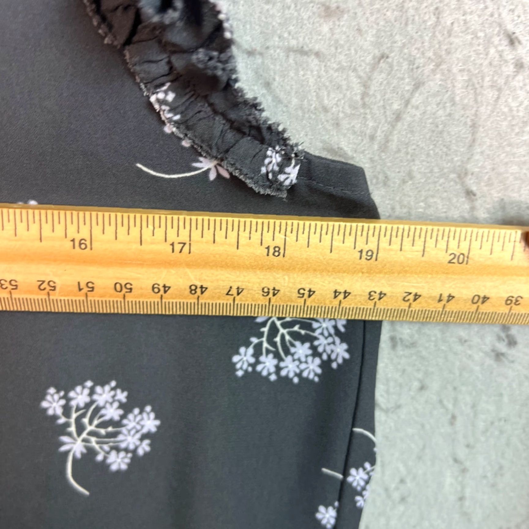 Loft Loft Blouse Small Black Floral Sleeveless Polyester Ruffle Trim Lightweight Size S / US 4 / IT 40 - 5 Thumbnail