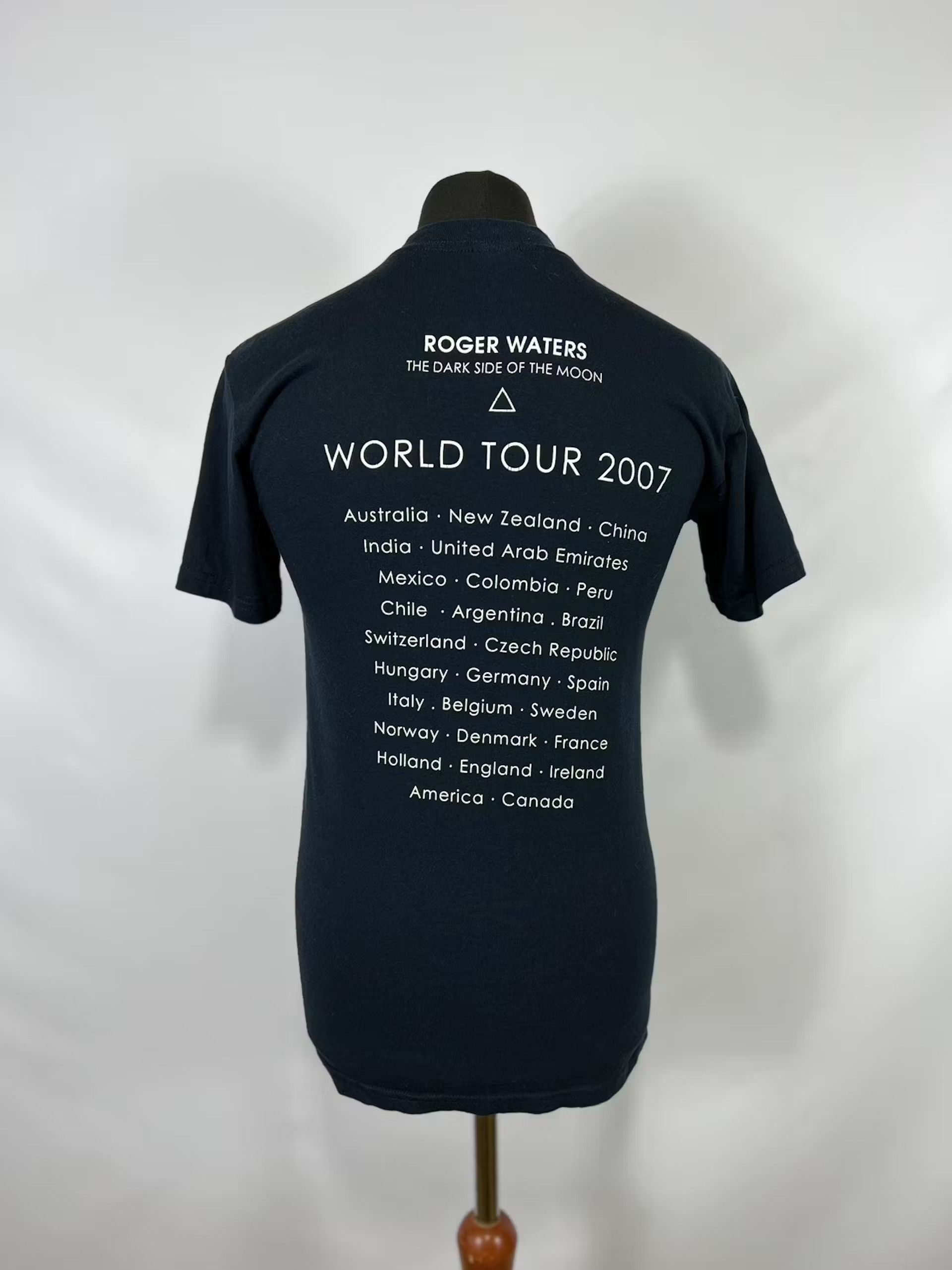 Band Tees × Pink Floyd × Vintage Vintage Roger Waters World Tour 2007 Pink Floyd T-shirt Size US S / EU 44-46 / 1 - 2 Thumbnail