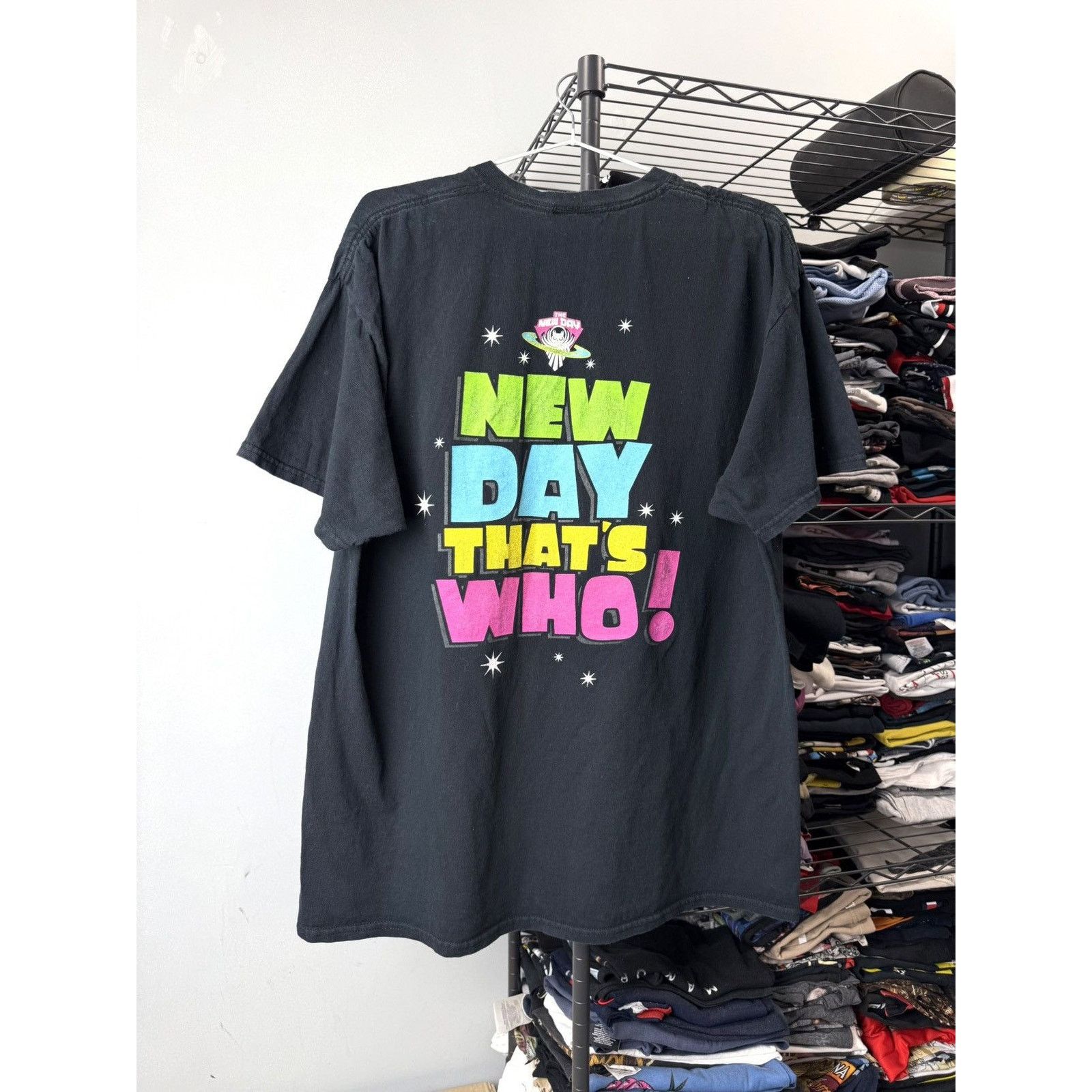 WWE Vintage WWE New Day Thats WHO? WWF T Shirt Wrestling Size US XL / EU 56 / 4 - 2 Thumbnail