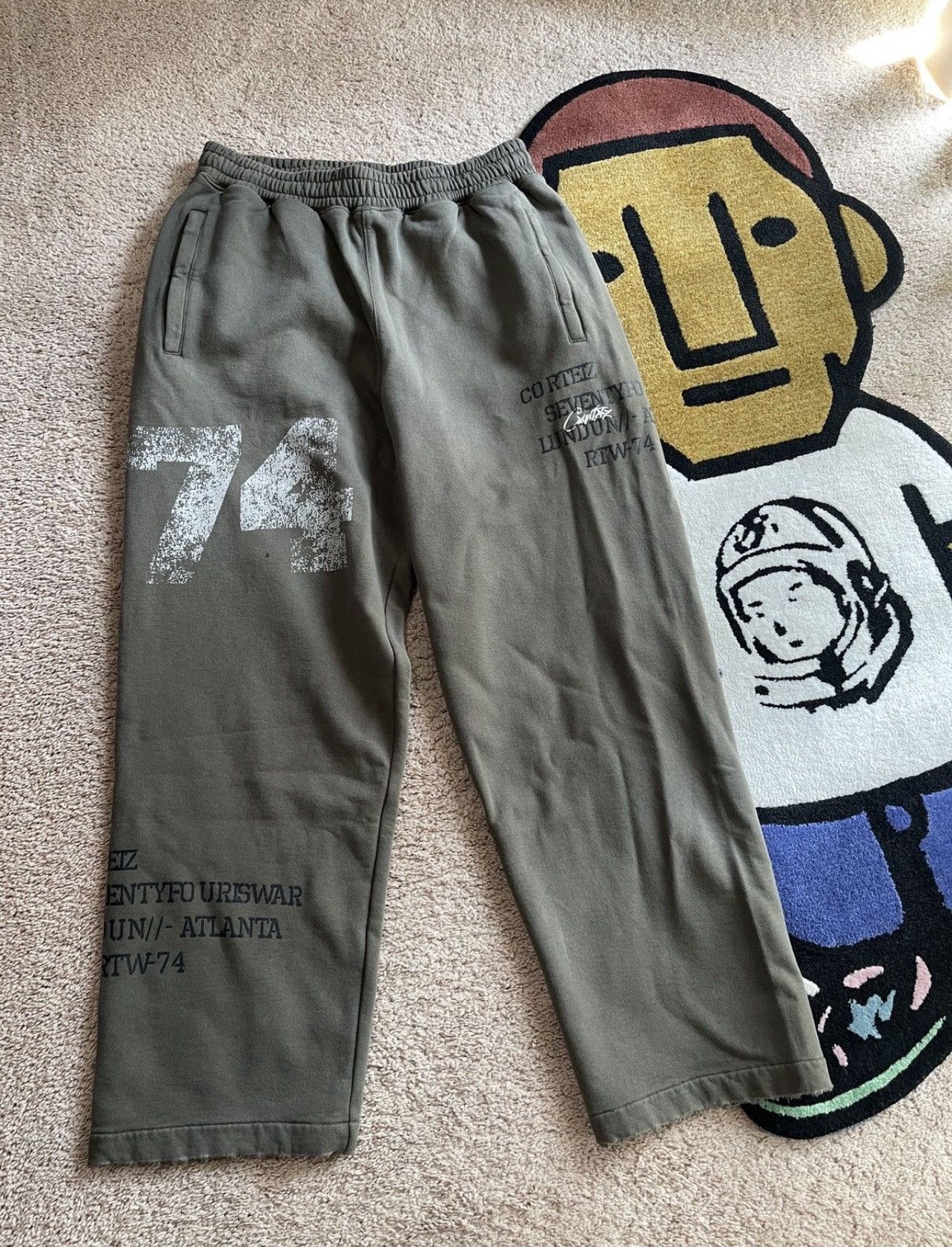 Corteiz corteiz x seventyfouriswar sweatpants | Grailed
