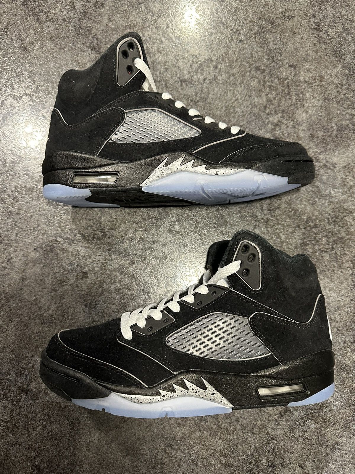 Jordan Brand Nike Air Jordan 5 Retro Black Metallic Reimagined size 7 Size US 7 / EU 40 - 1 Thumbnail