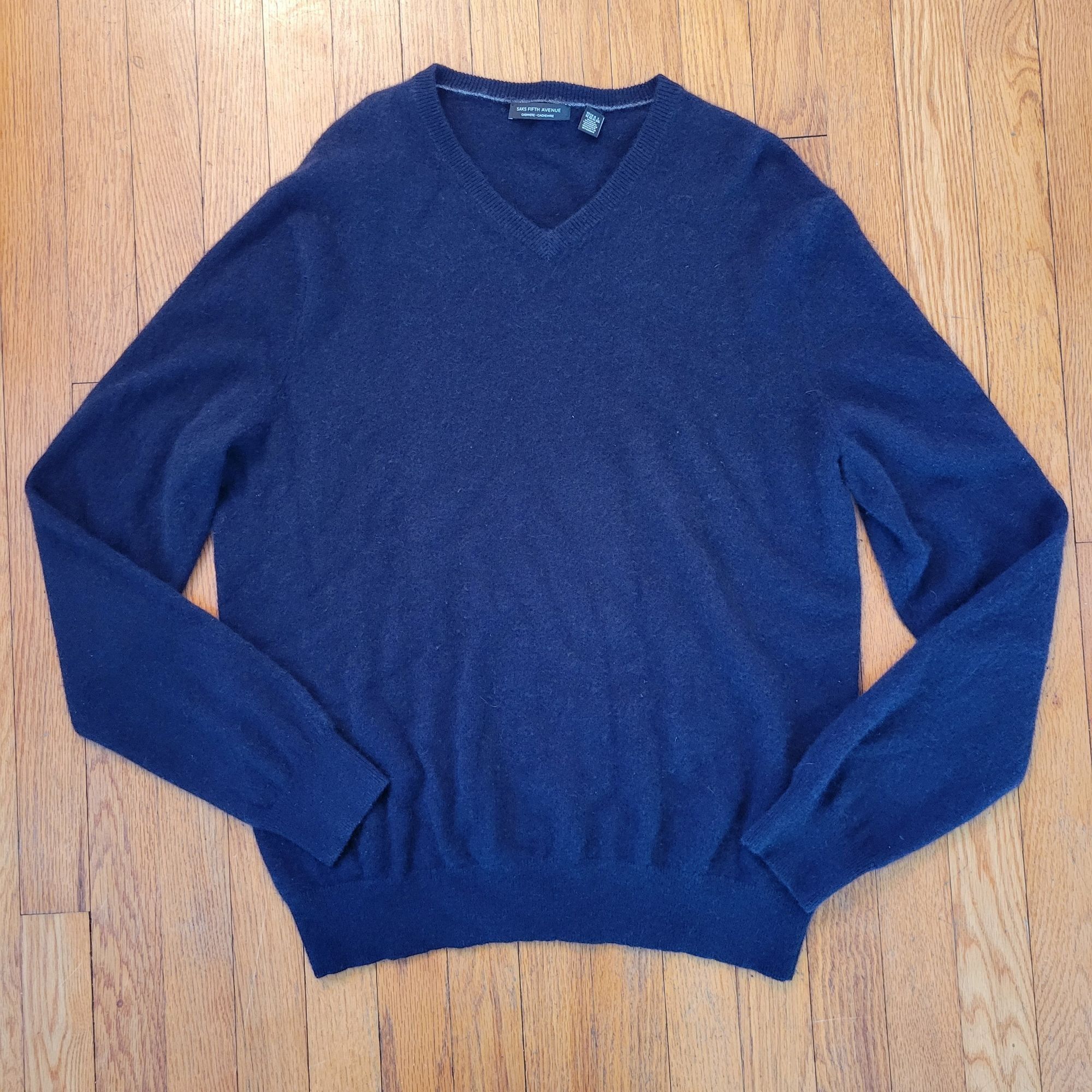 Saks Fifth Avenue Saks Fifth Avenue Cashmere V Neck Sweater XL Navy Blue Soft Size US XL / EU 56 / 4 - 1 Thumbnail