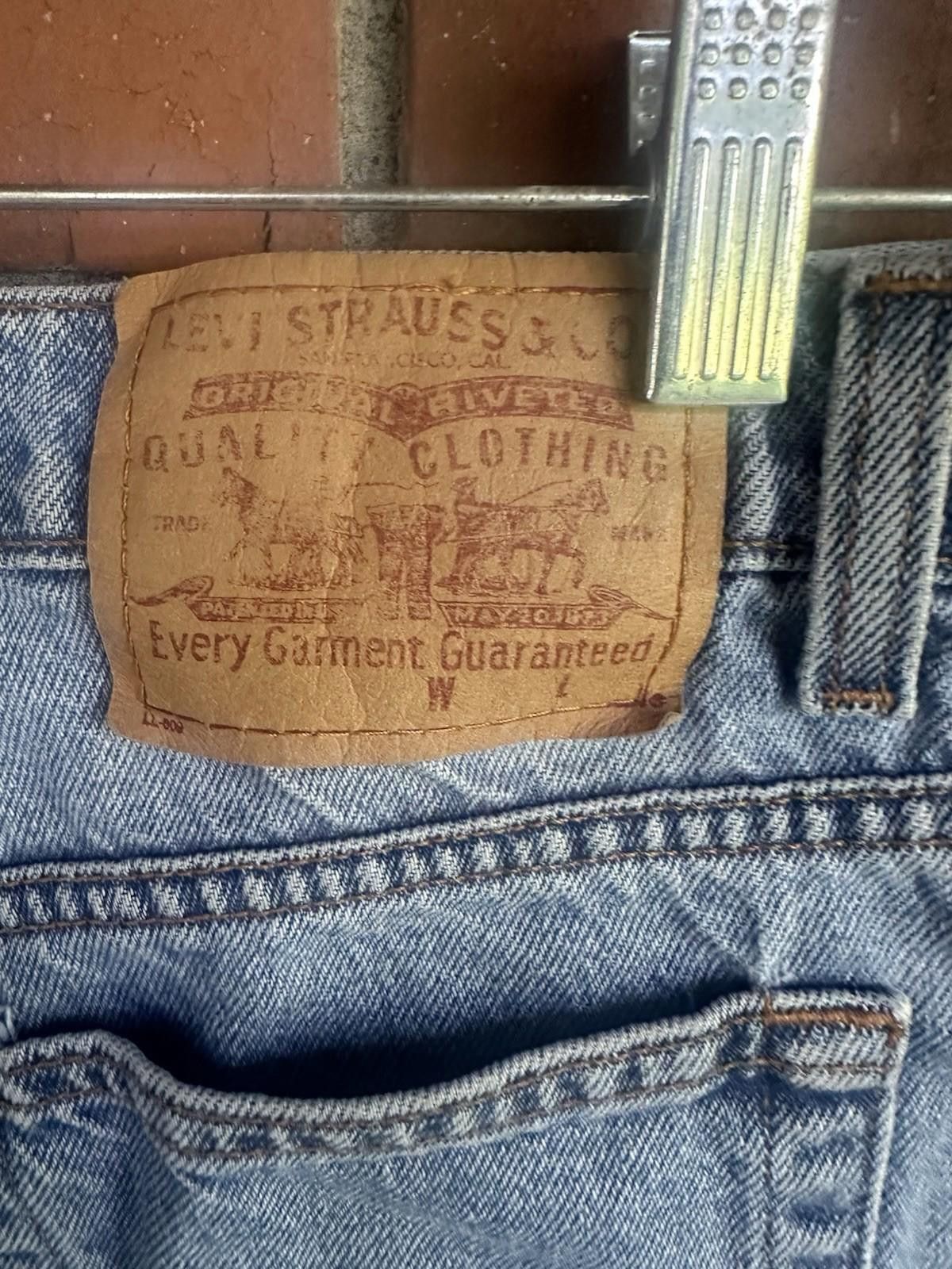 Levi's womens size 14 shorts vintage Levi's Red Tab 90s Light Wash Size 36" / US 14 / IT 50 - 4 Thumbnail