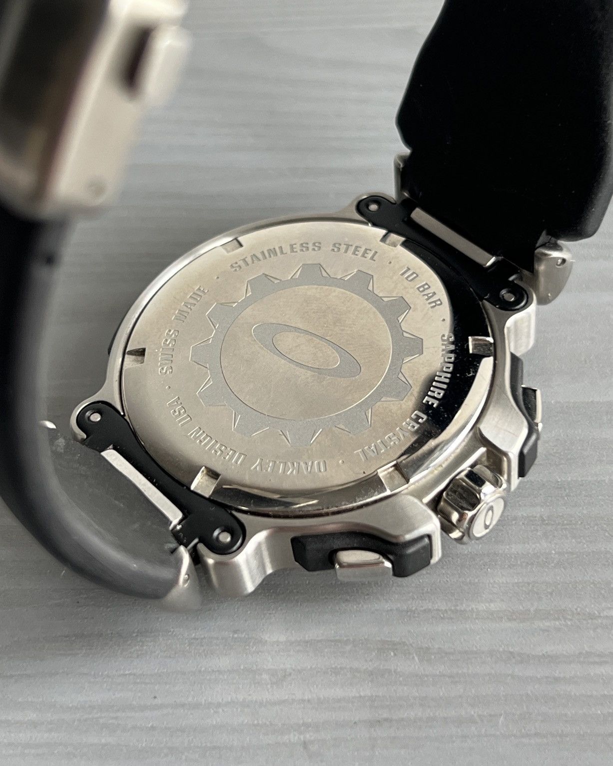 Oakley Oakley Crankcase Large 3-Hand Stainless Steel Carbon Watch Size ONE SIZE - 9 Thumbnail