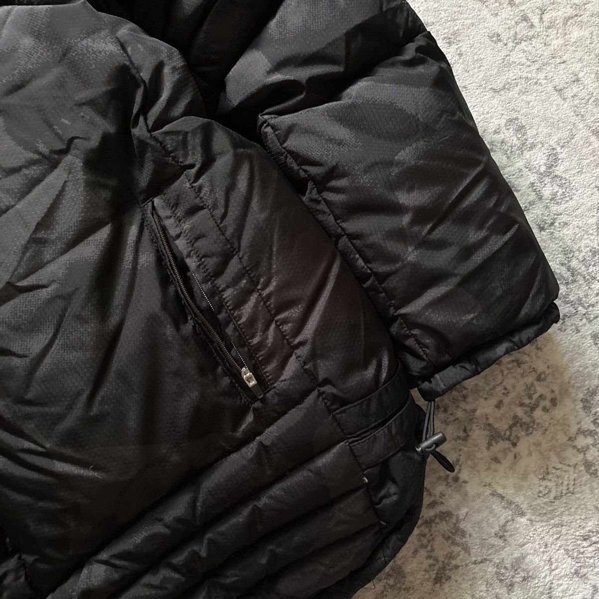 Undercover Undercover AW03 Paper Doll Rottweiler Camo Cargo Puffer | M Size US M / EU 48-50 / 2 - 10 Thumbnail
