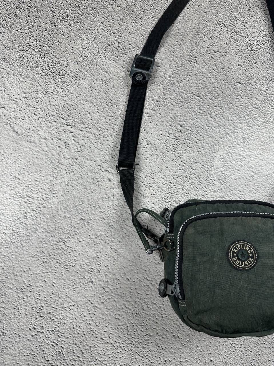 Japanese Brand Vintage Japan Messenger Sling Bag Distressed Y2K Faded Size ONE SIZE - 4 Thumbnail