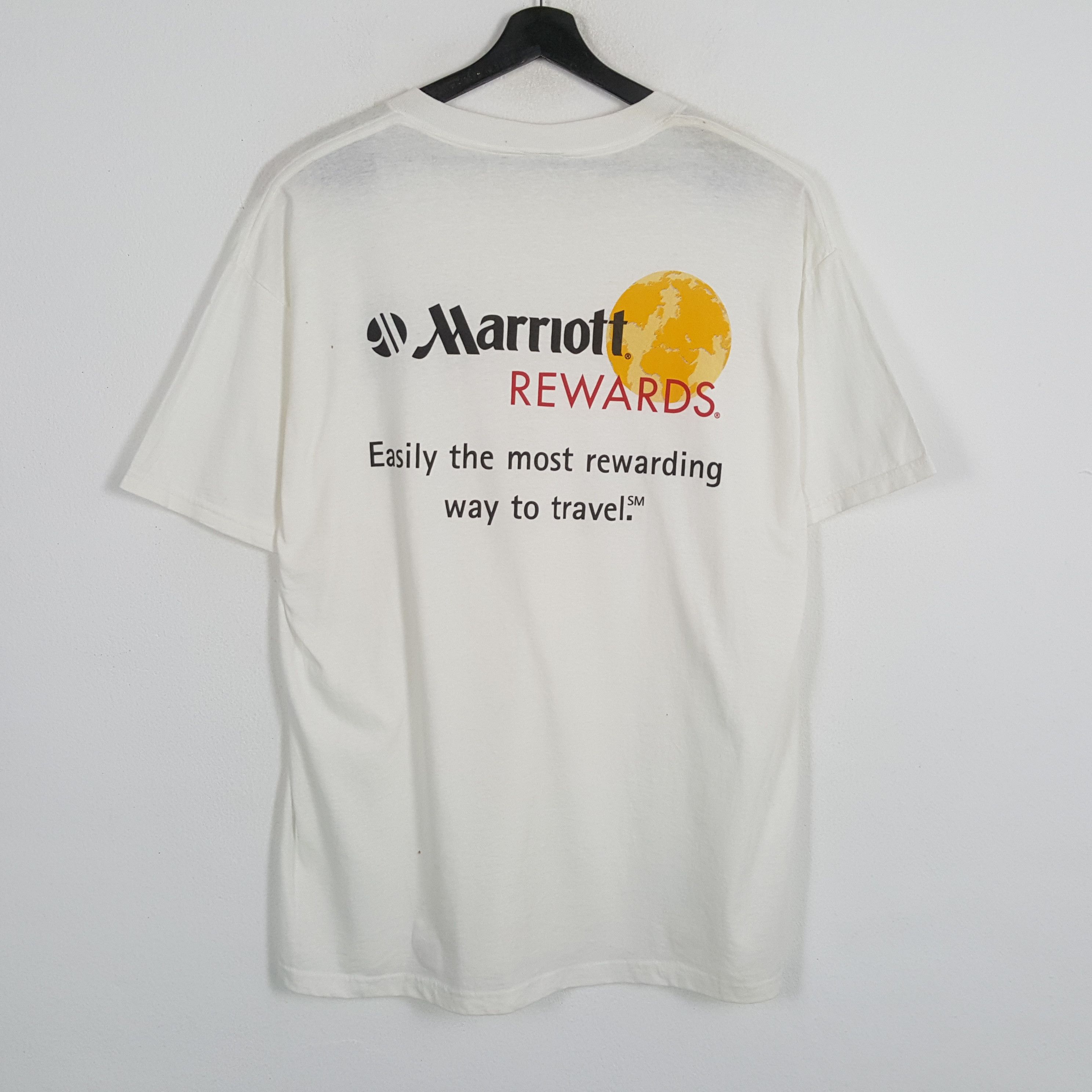 Vintage MARRIOT REWARDS Visa MasterCard Vintage Tshirt Size US XL / EU 56 / 4 - 1 Thumbnail