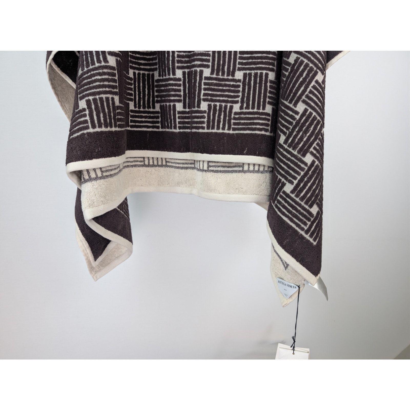 Bottega Veneta o1rshd1 Size:OS / Intreccio Jacquard Beach Towel Cream/Brown Size ONE SIZE - 9 Thumbnail