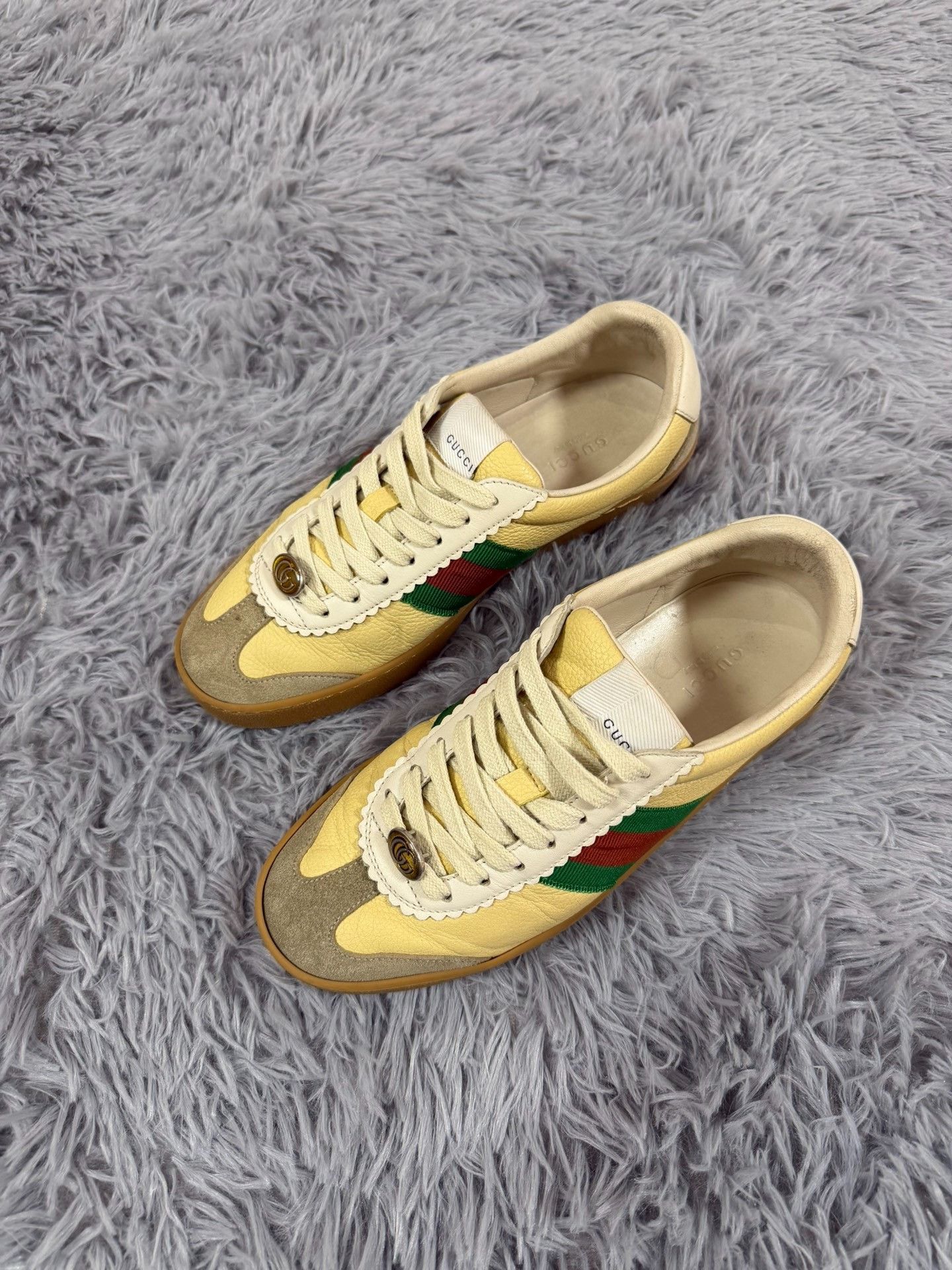 Gucci Gucci Lowtop Sneakers us_7 Women Size US 7 / IT 37 - 1 Thumbnail