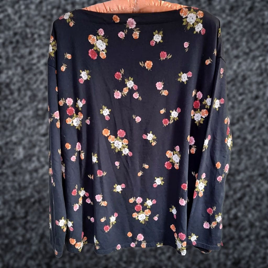 J. Jill J.Jill Women Small Luxe Supima Boat-Neck Tee Floral Long Sleeve Top Black Casual Shirt Ladies Small Black Floral Long Sleeve Boat Neck Tee Size S / US 4 / IT 40 - 1 Thumbnail
