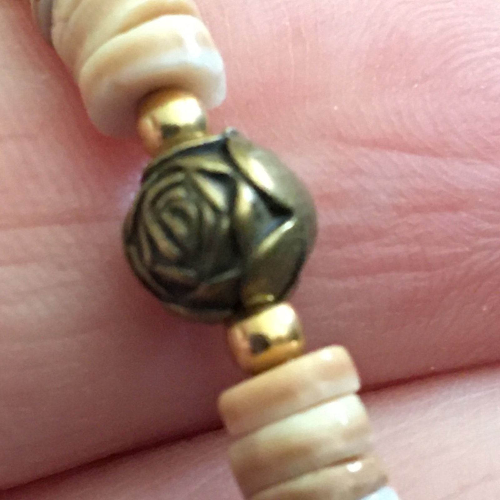 Vintage Vintage agate with gold tone rose accents necklace Size ONE SIZE - 8 Thumbnail