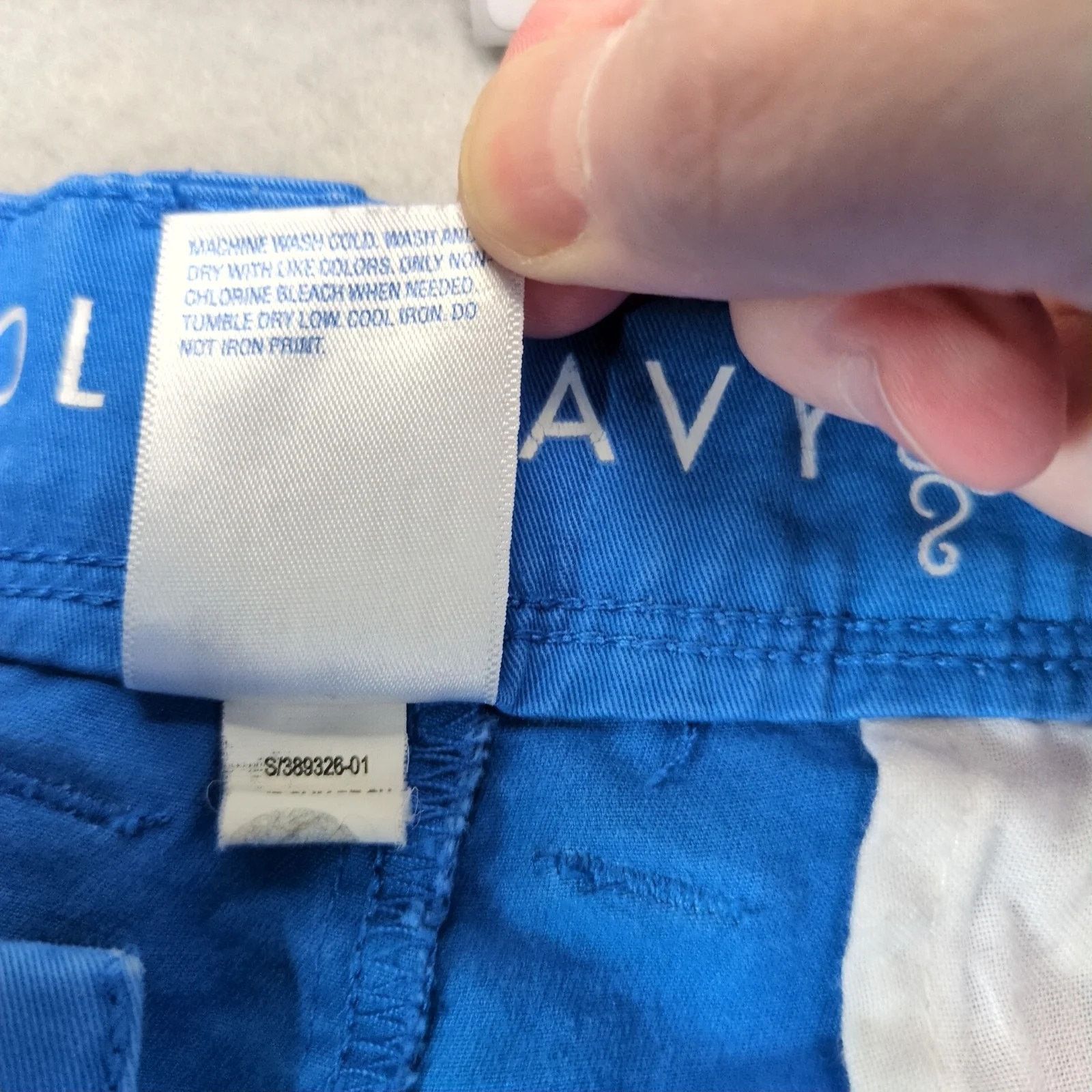 Old Navy Old Navy Embroidered Anchor Crop Pants Women's 16 39x26" Size 38" / US 16 / IT 52 - 9 Thumbnail