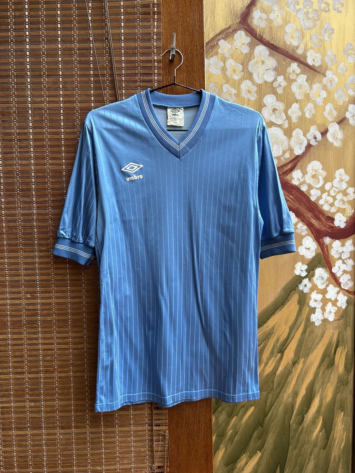 Umbro 80s Umbro Blue Striped V-Neck Football Soccer Jersey Size US M / EU 48-50 / 2 - 1 Thumbnail