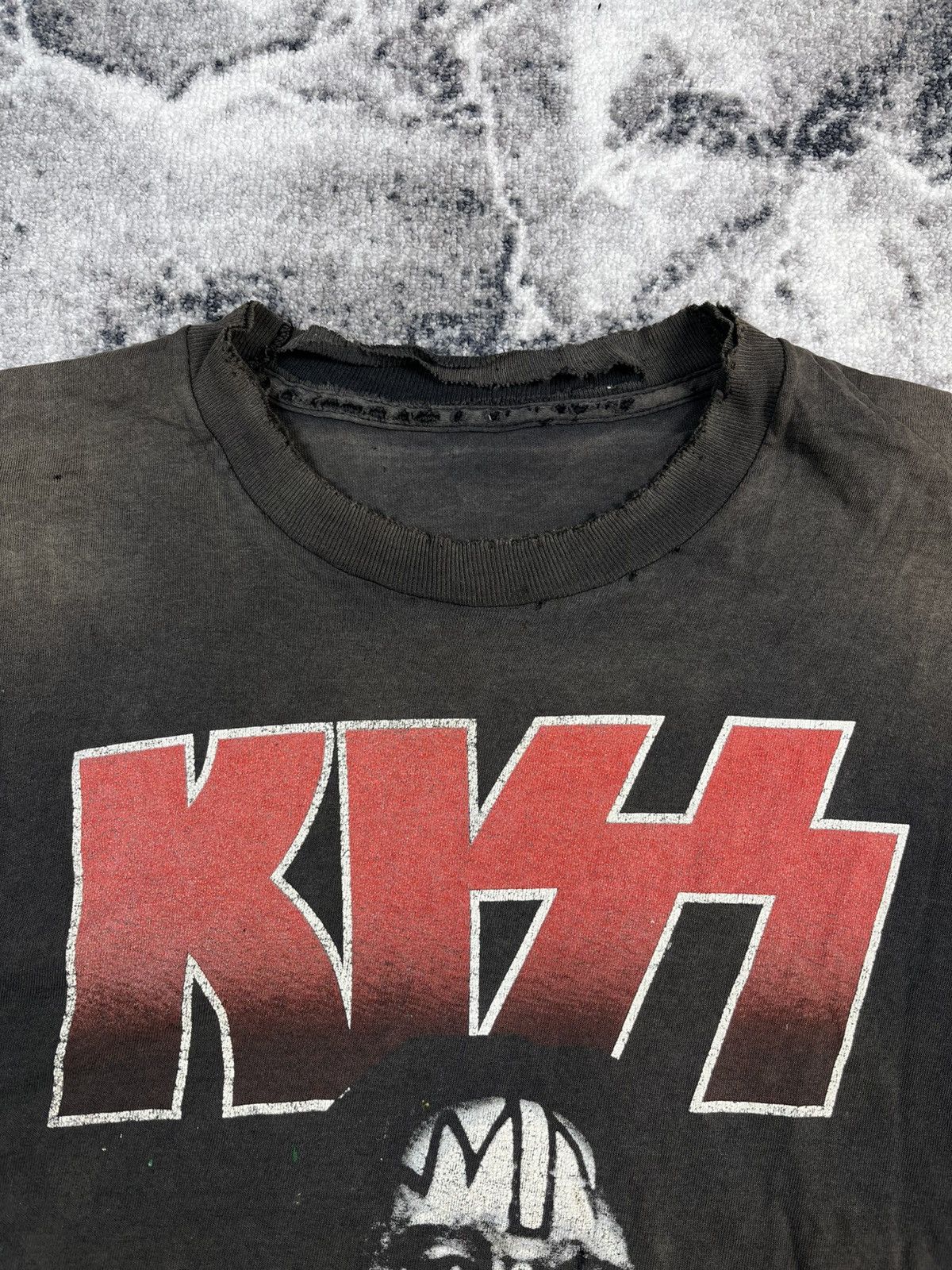 KISS KISS Alive Worldwide Tour 96 97 Distressed Faded Tee Size US XL / EU 56 / 4 - 7 Thumbnail