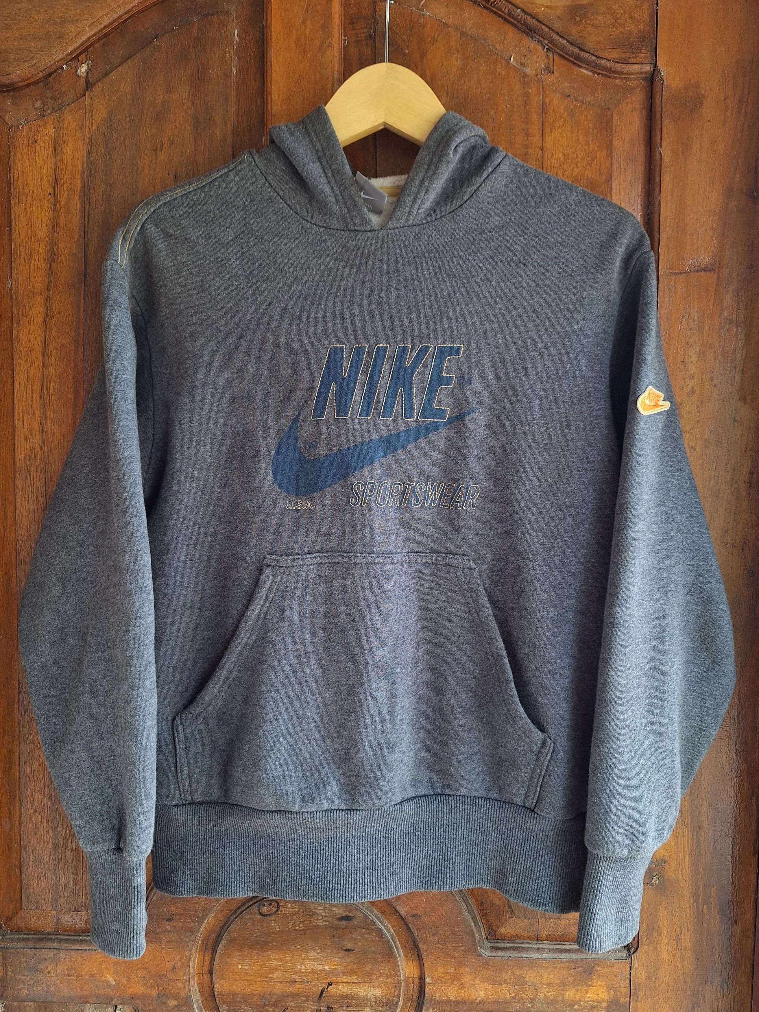 Nike 🔥RARE🔥Vintage 90s nike logo sporstwear hoodie jacket Size US M / EU 48-50 / 2 - 1 Thumbnail
