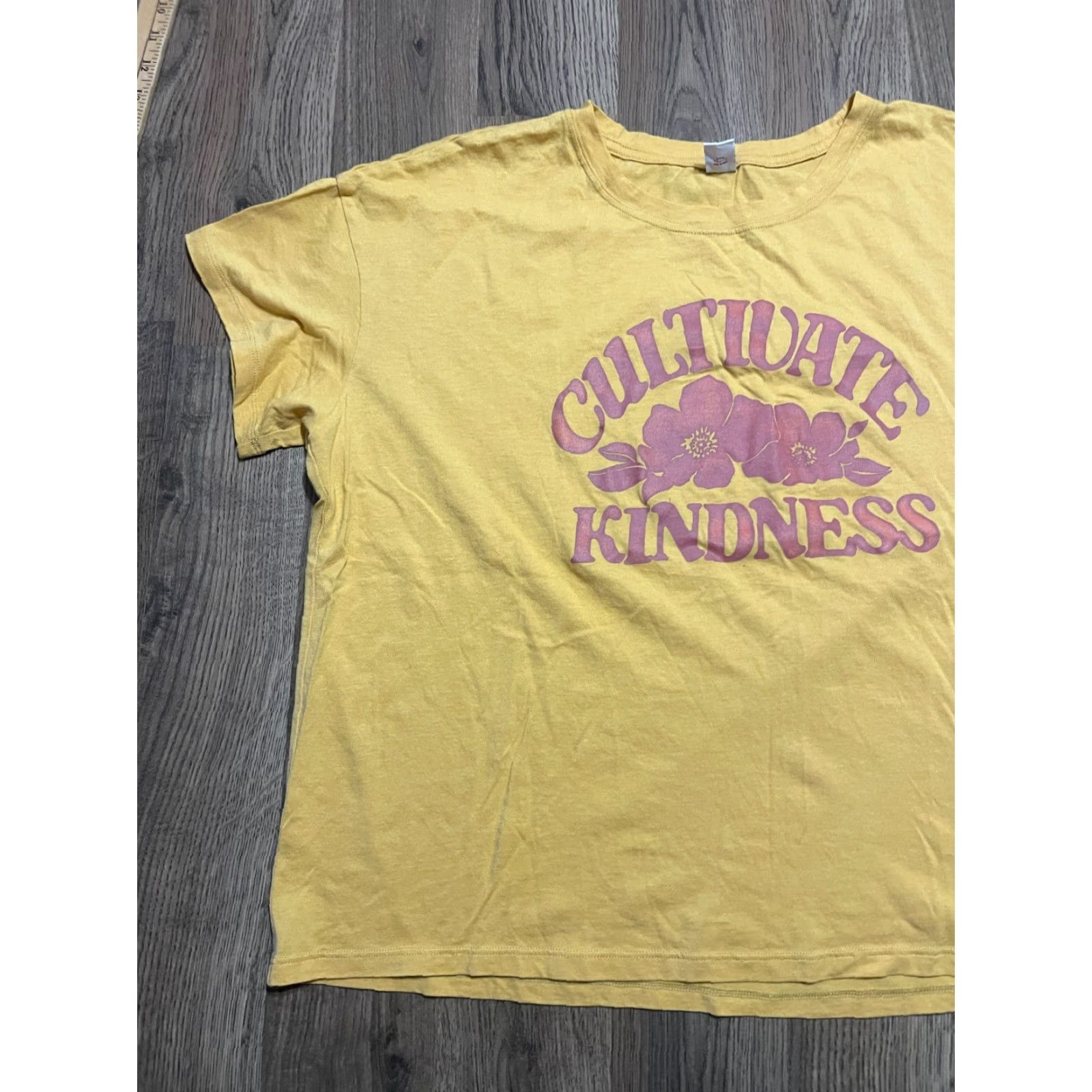 Old Navy Old Navy Shirt Womens Large Tall Yellow CULTIVATE KINDNESS Shirt Size L / US 10 / IT 46 - 3 Thumbnail
