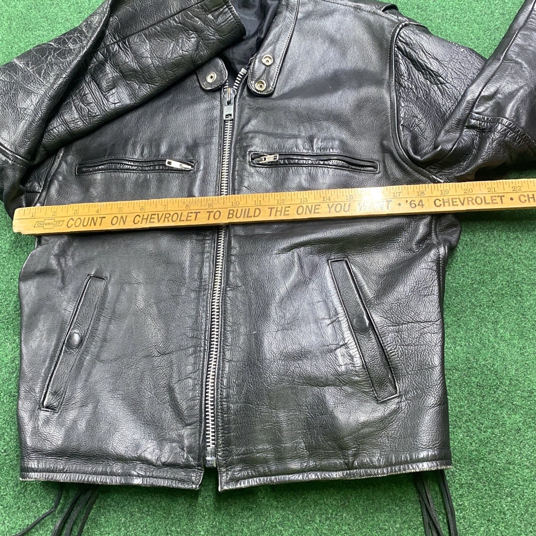 Vintage VINTAGE Leather Jacket Mens M Black 80S 90S Fringe Tassel Cafe Racer Coat Fashion Vintage Mens Leather Jacket M Black 80s 90s Fringe Cafe Racer Coat Size US M / EU 48-50 / 2 - 6 Thumbnail
